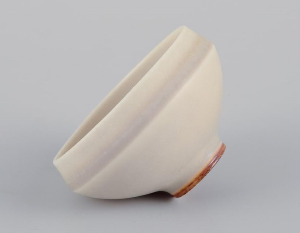 Berndt Friberg for Gustavsberg Studio. Miniature bowl in glazed ceramic In Excellent Condition For Sale In Copenhagen, DK