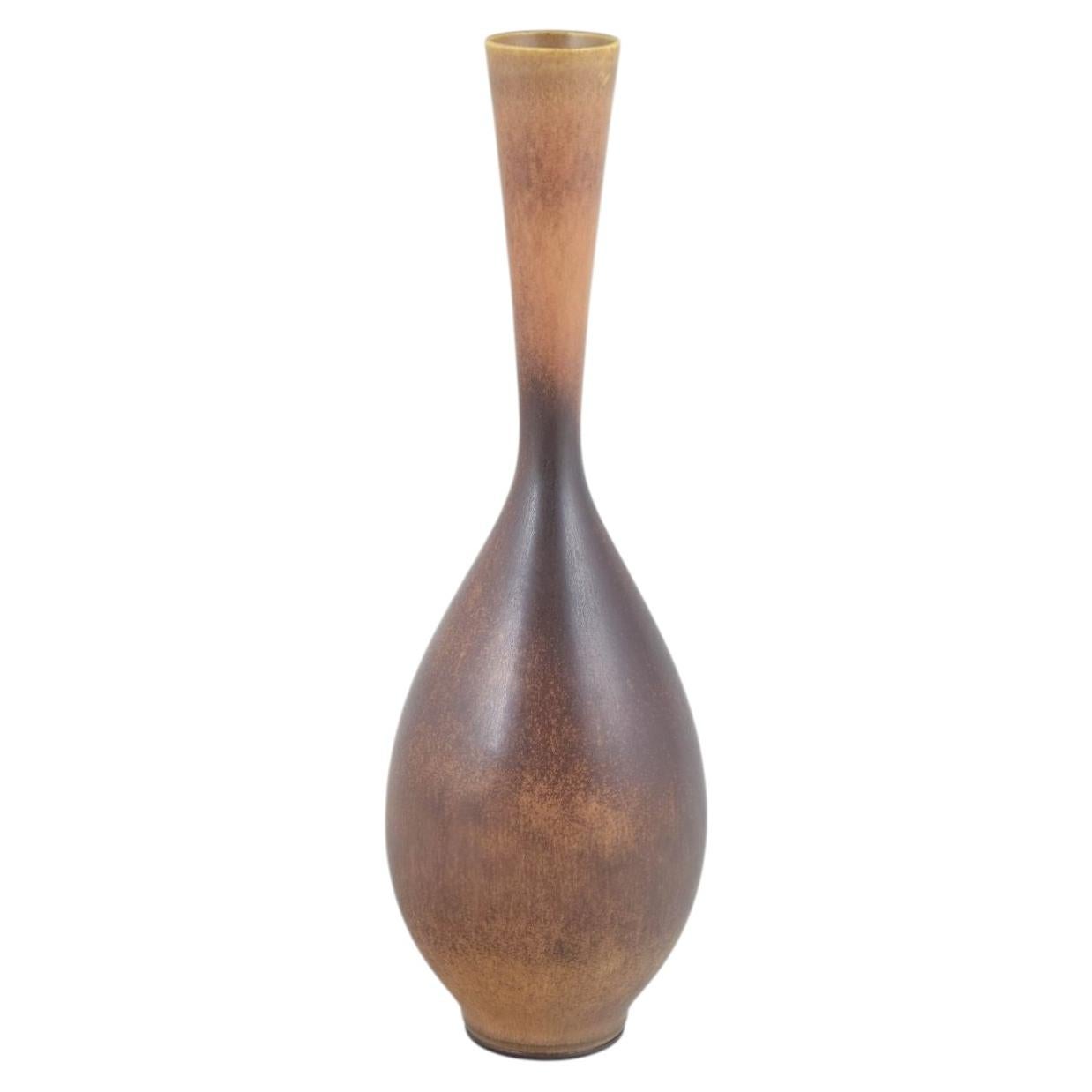 Berndt Friberg for Gustavsberg Studio. Stoneware vase with slender neck, 1957.