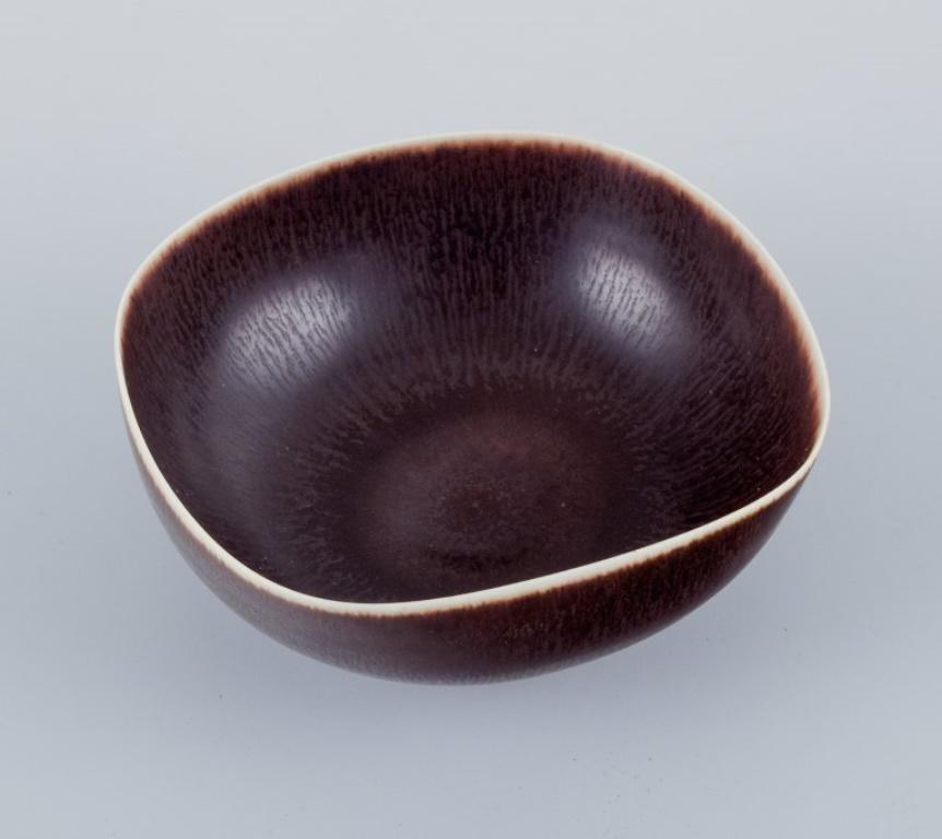 Scandinavian Modern Berndt Friberg for Gustavsberg, Sweden. Ceramic bowl in hare fur glaze.  For Sale