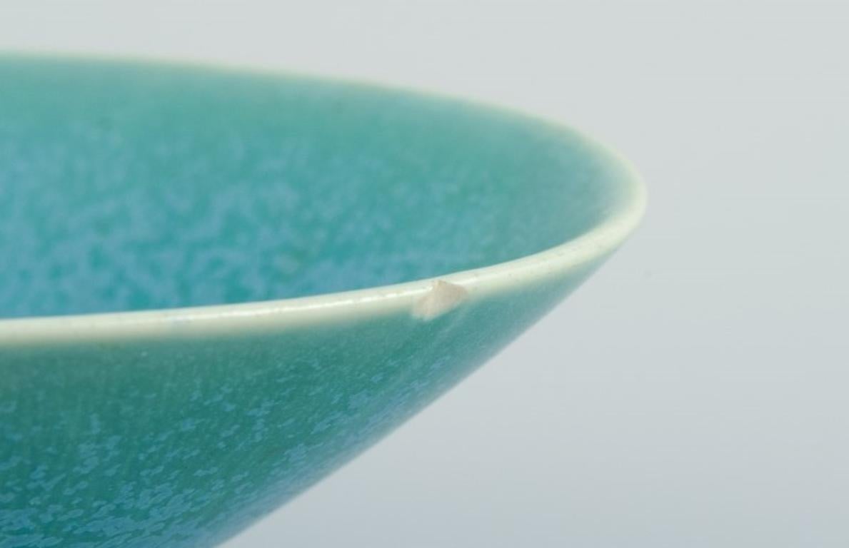 Berndt Friberg for Gustavsberg, Sweden. Oval ceramic bowl in eggshell glaze In Good Condition In Copenhagen, DK