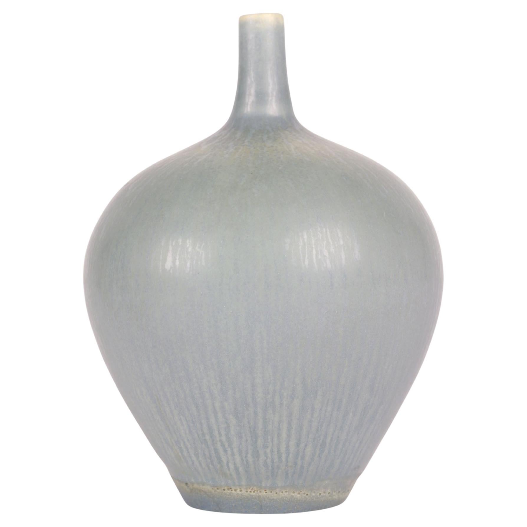 Berndt Friberg Gustavsberg Vase miniature en poterie Studio Pottery Celadon en vente