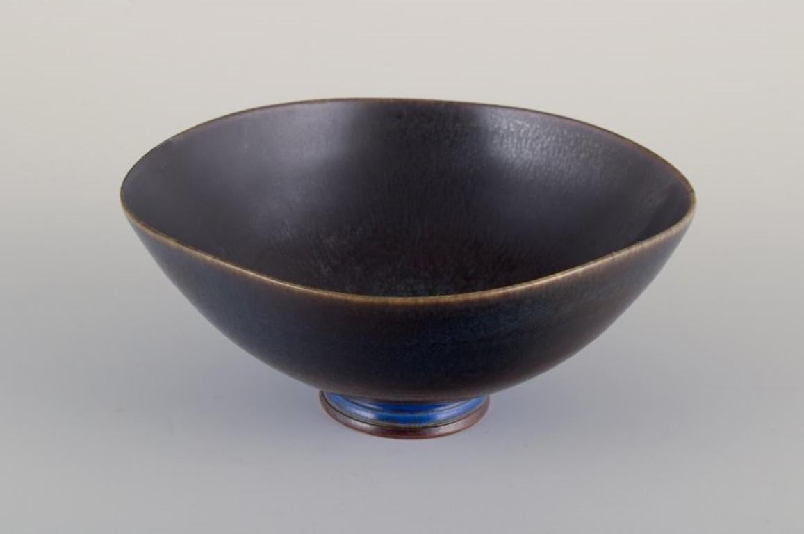 Scandinavian Modern Berndt Friberg, Gustavsberg Studio. Ceramic bowl with glaze in blue-green tones For Sale
