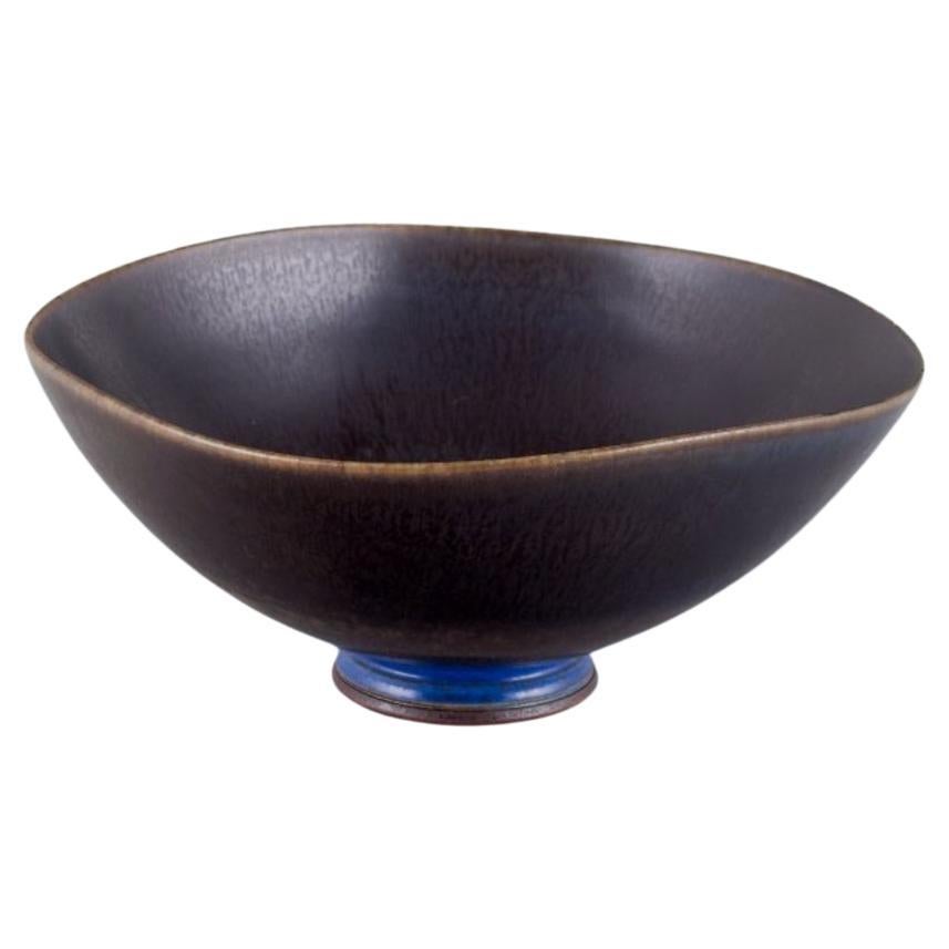 Berndt Friberg, Gustavsberg Studio. Ceramic bowl with glaze in blue-green tones For Sale
