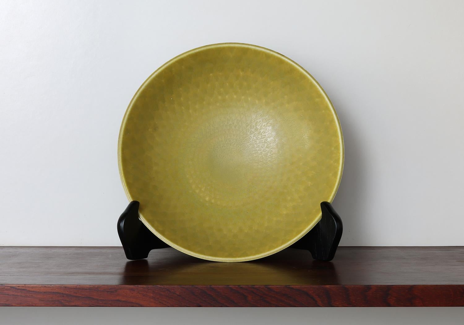 Berndt Friberg, Large stoneware bowl with geometric patterns in yellow haresfur glaze, Gustavsberg , Sweden 1967 Impressed 