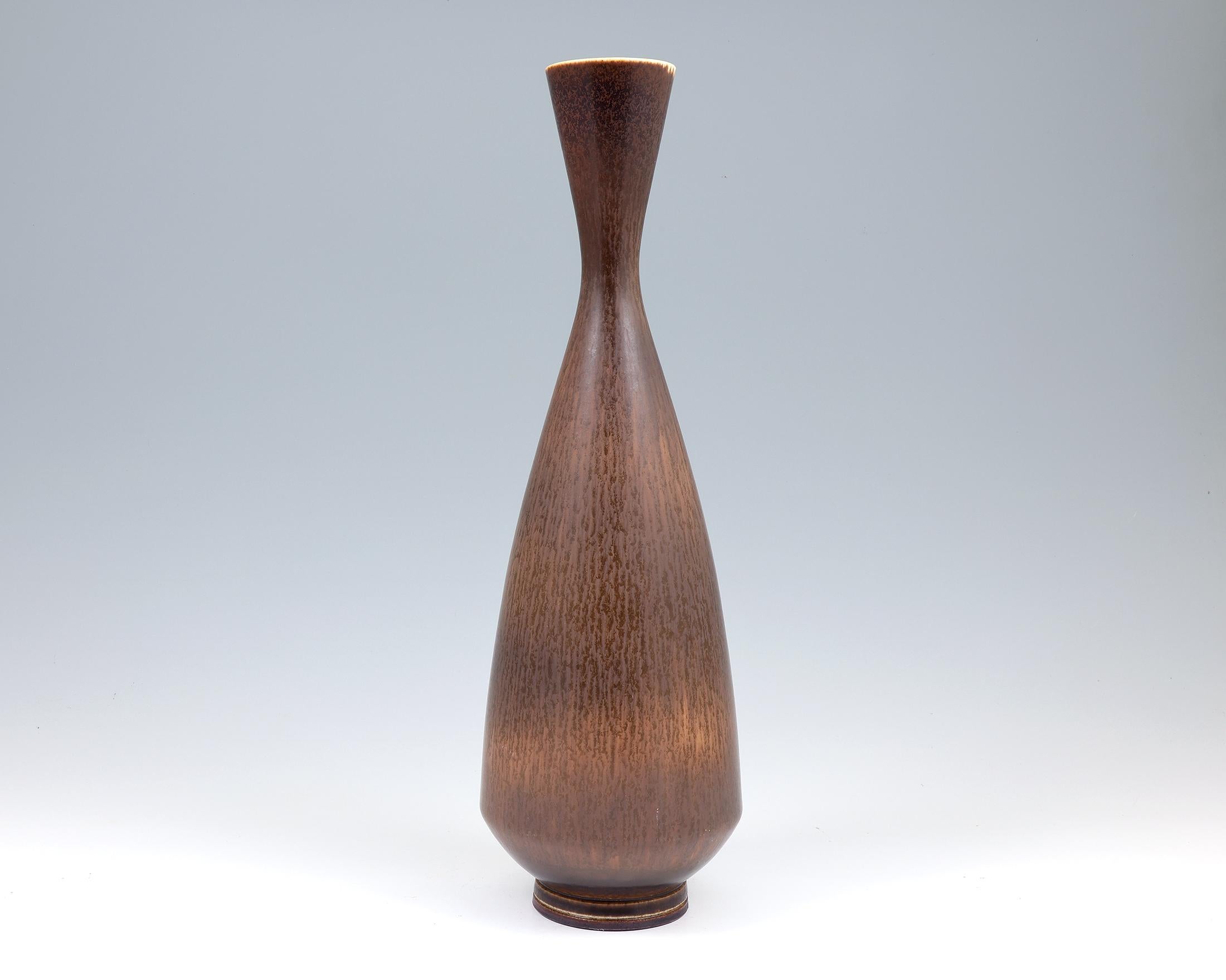 Berndt Friberg, Stoneware Brown Large Vase, Gustavsberg , Sweden 1963 In Good Condition For Sale In Tokyo, 13
