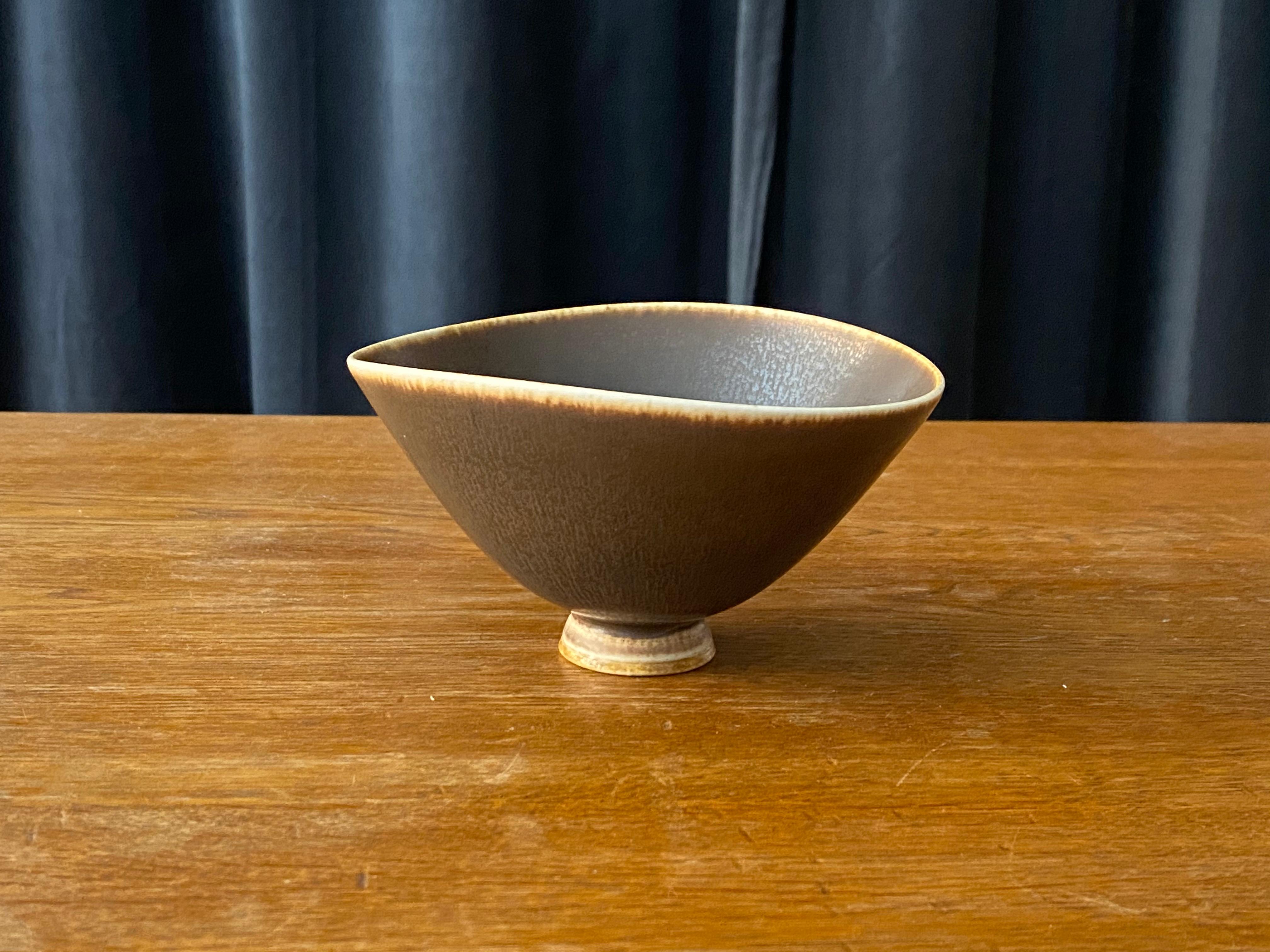 Berndt Friberg Small Bowl, Brown Glazed Ceramic, Gustavsberg, 1976 In Good Condition In High Point, NC