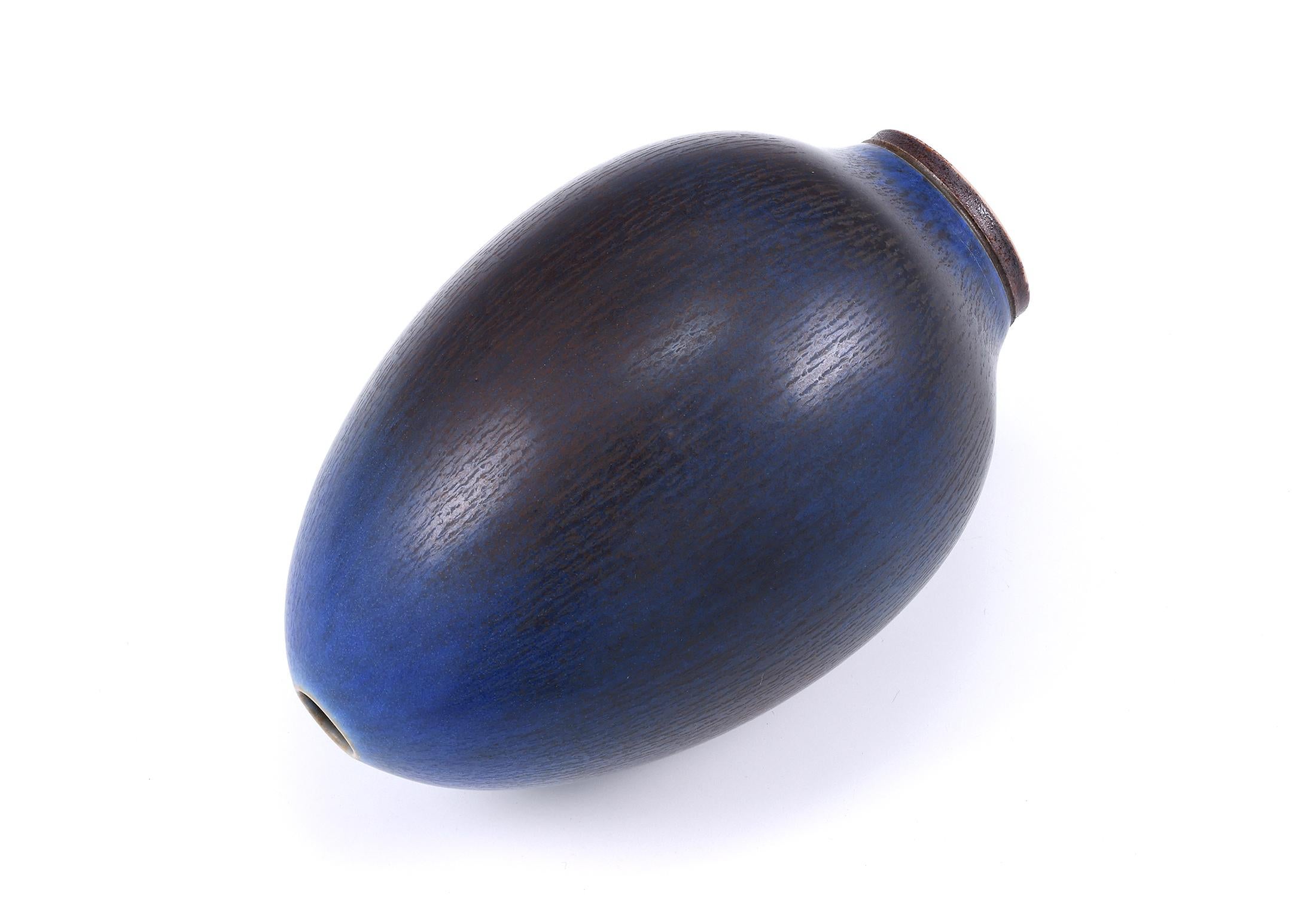 Berndt Friberg, Stoneware Blue egg Vase, Gustavsberg, Sweden, 1960 3
