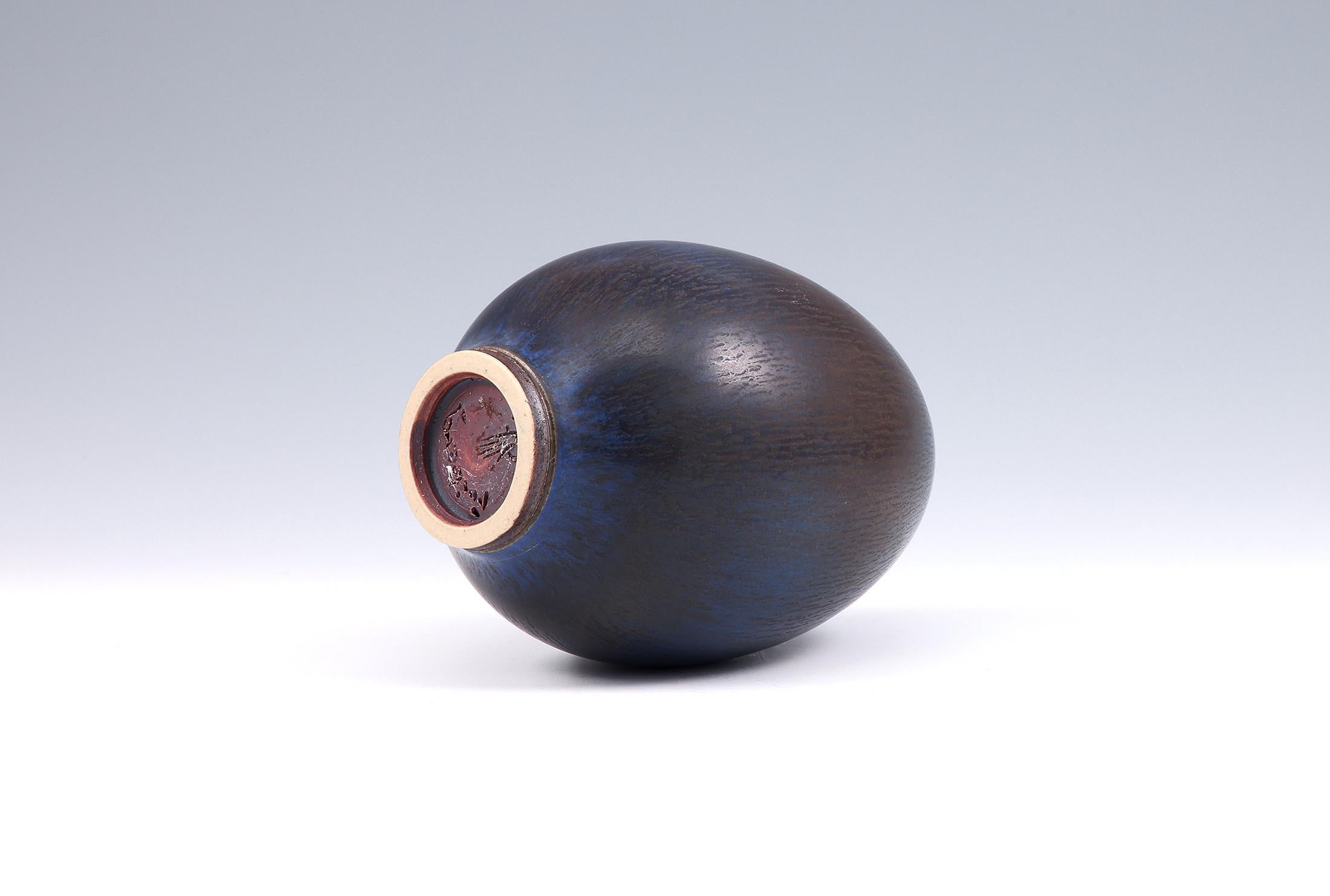 Berndt Friberg, Stoneware Blue egg Vase, Gustavsberg, Sweden, 1960 2