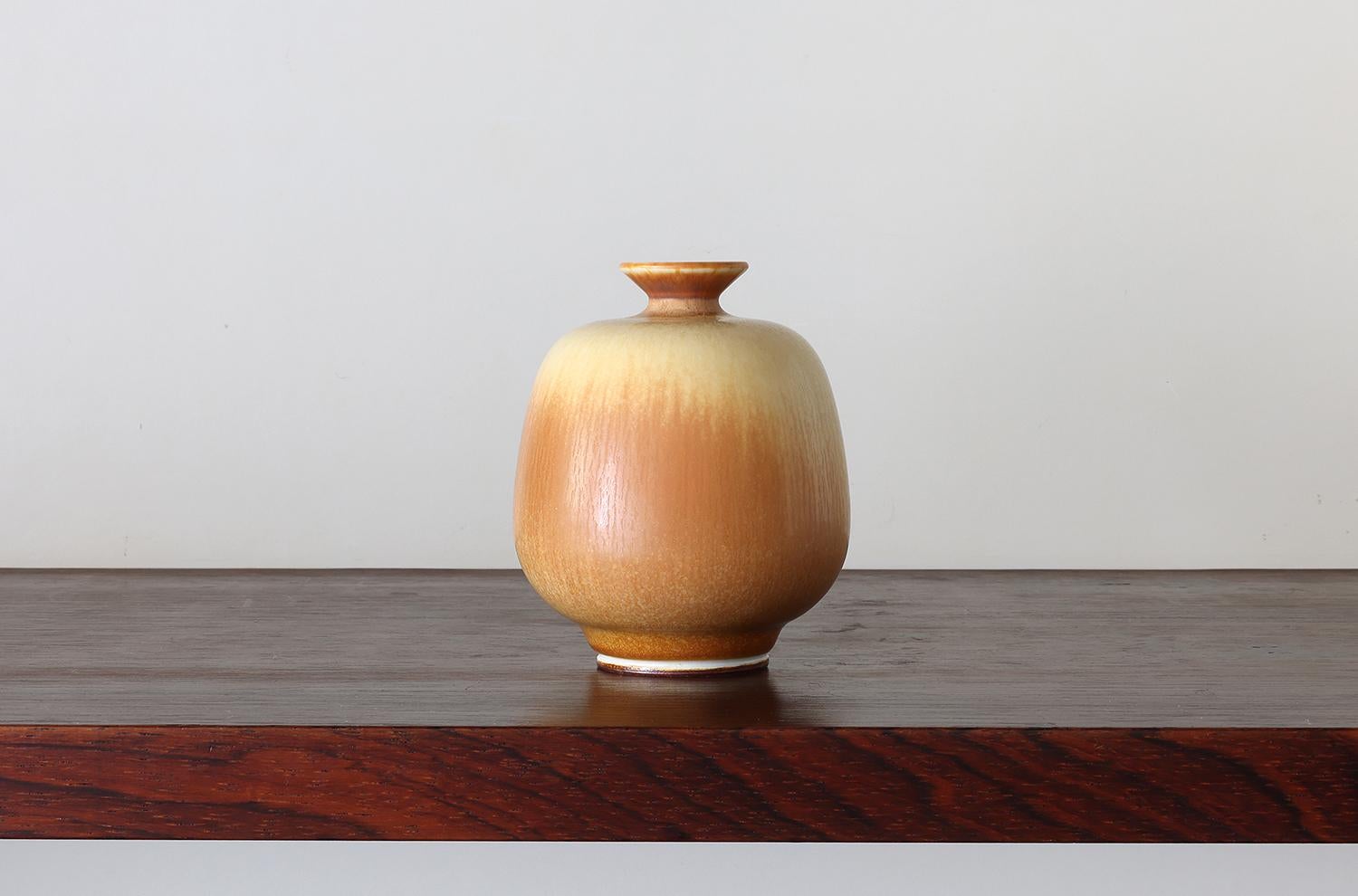 Berndt Friberg, Stoneware Vase with red brown haresfur glaze, Gustavsberg, Sweden 1963 Impressed 