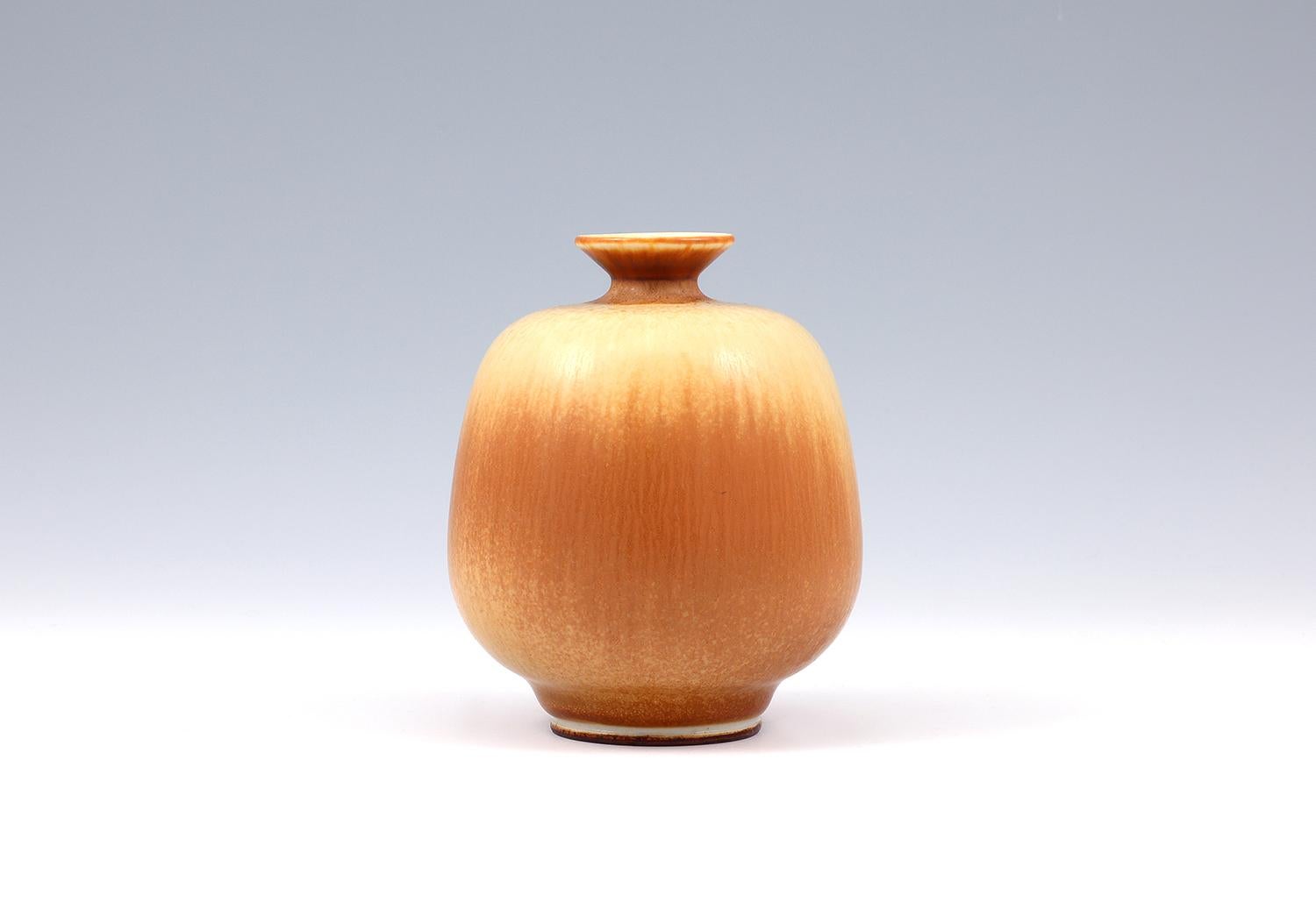Berndt Friberg, Stoneware Red Brown Vase, Gustavsberg, Sweden, 1963 In Good Condition For Sale In Tokyo, 13