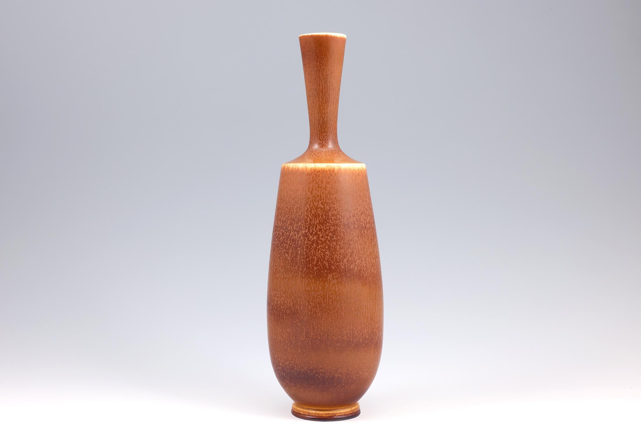 Berndt Friberg, Stoneware Red Brown vase, Gustavsberg , Sweden 1966 In Good Condition For Sale In Tokyo, 13
