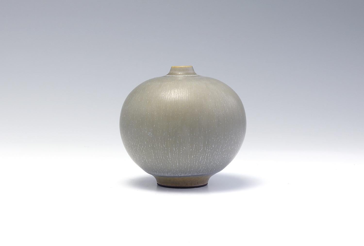 Berndt Friberg, Stoneware Small Vase, Gustavsberg, Sweden, 1956 In Good Condition In Tokyo, 13