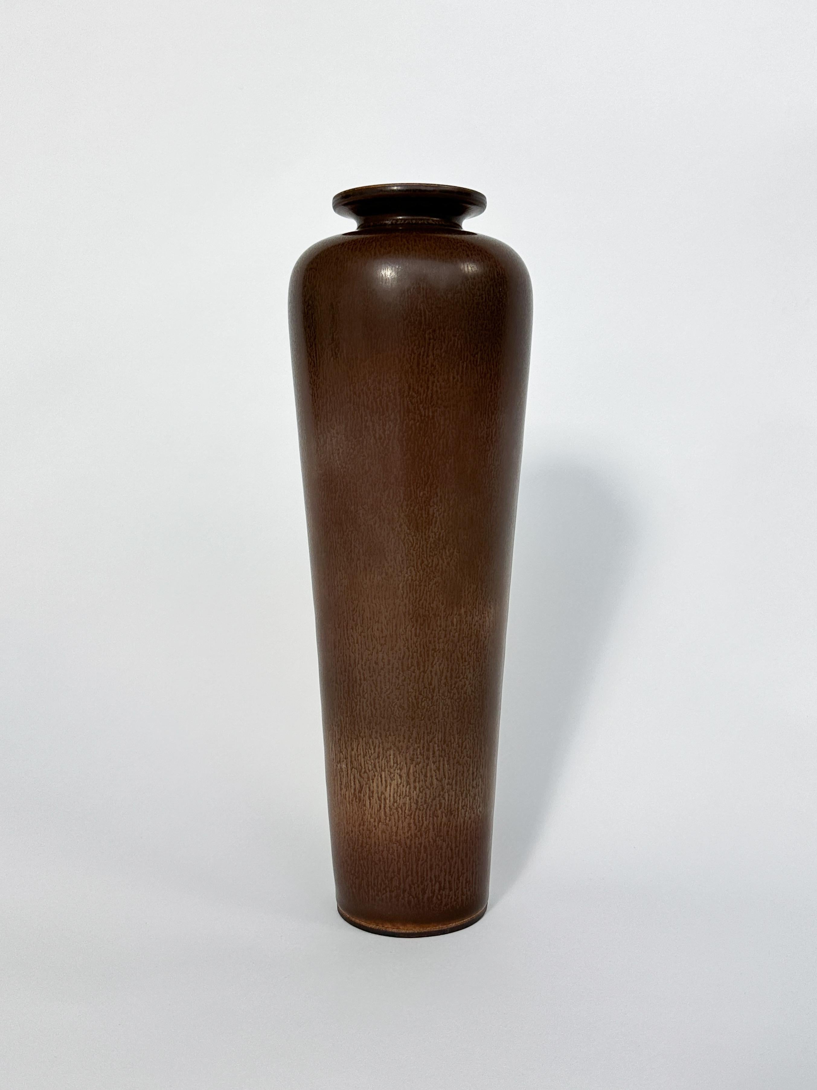 Suédois Berndt Friberg Vase en grès émaillé fourrure de lièvre Gustavsberg Suède 1956 en vente