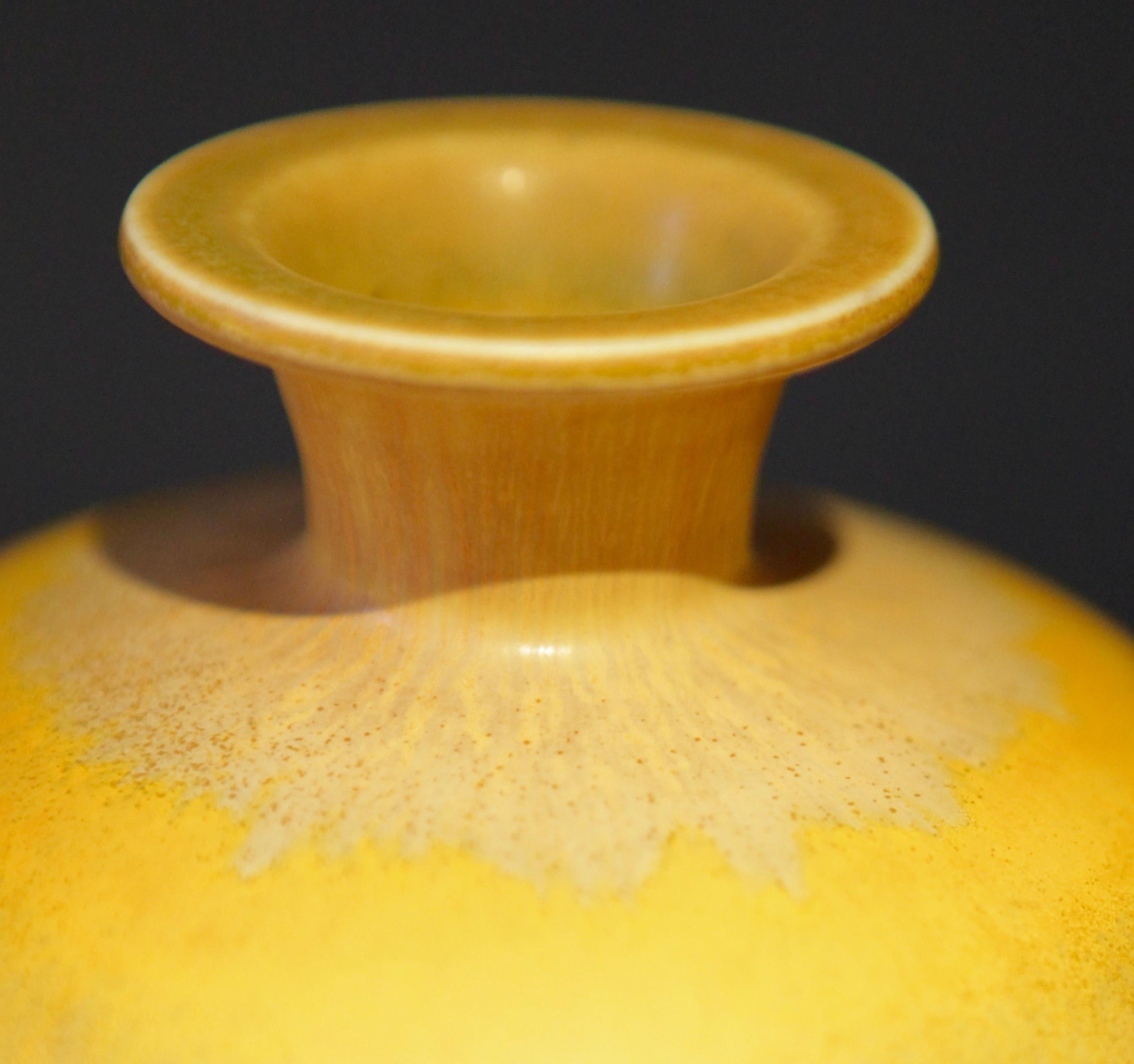 Berndt Friberg, stoneware vase, yellow harpel glazed,
signed Friberg and Gustavsberg studio,
Sweden, 1969.
Excellent condition.