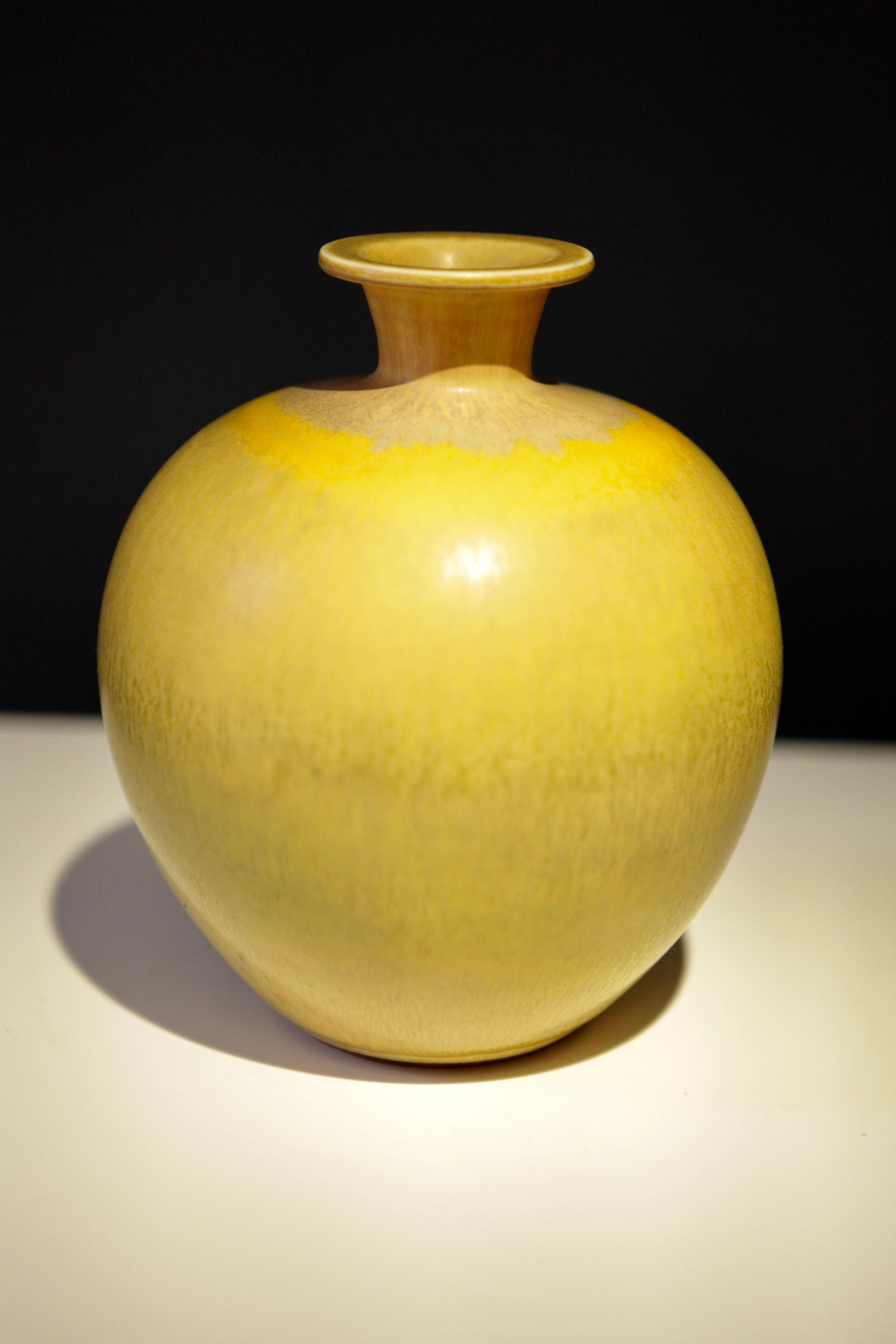 Scandinavian Modern Berndt Friberg, Stoneware Vase, Gustavsberg, Sweden, 1969