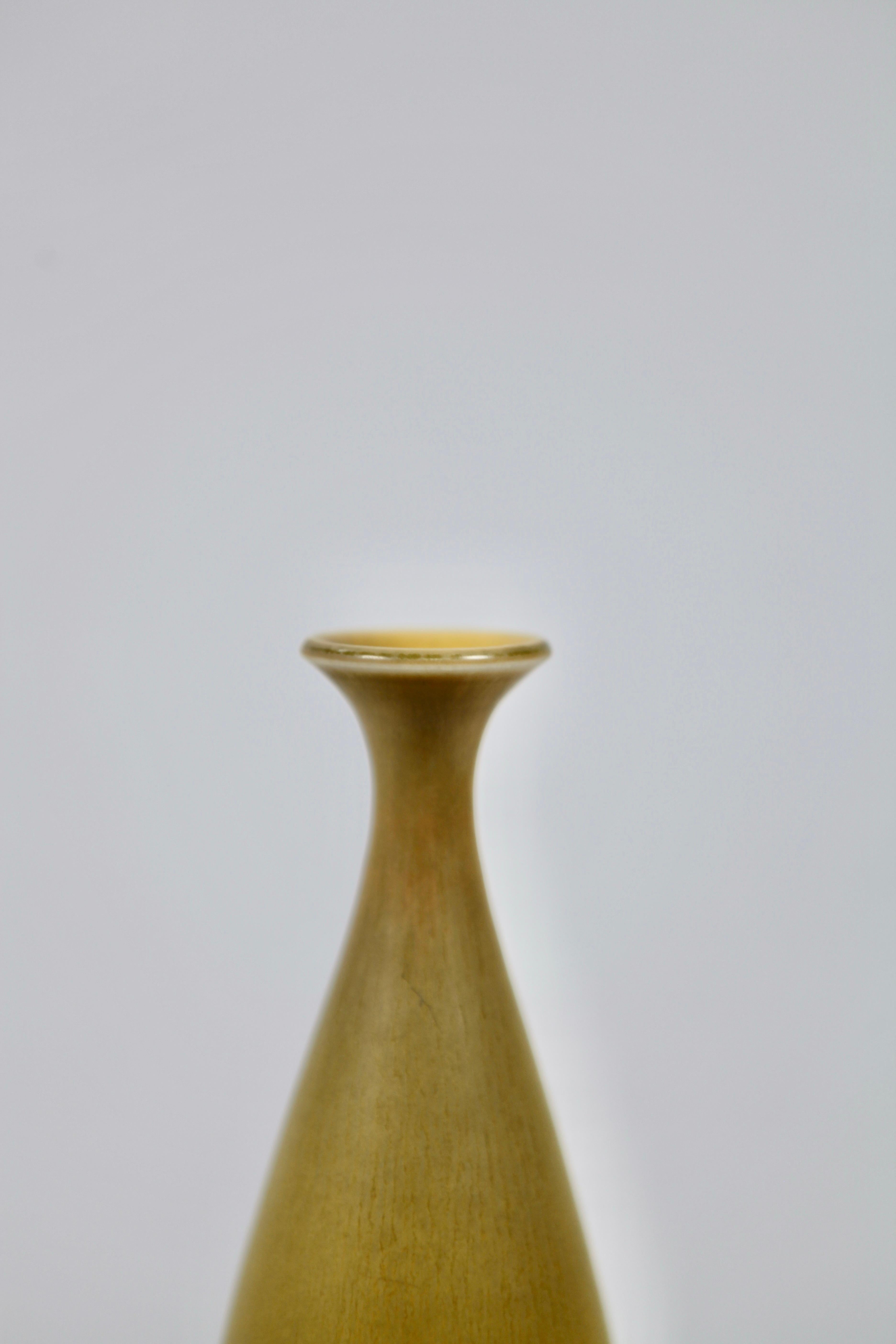 Berndt Friberg, Stoneware Vase in Yellow Haresfur Glaze, Gustavsberg, 1960s In Good Condition For Sale In Berlin, DE