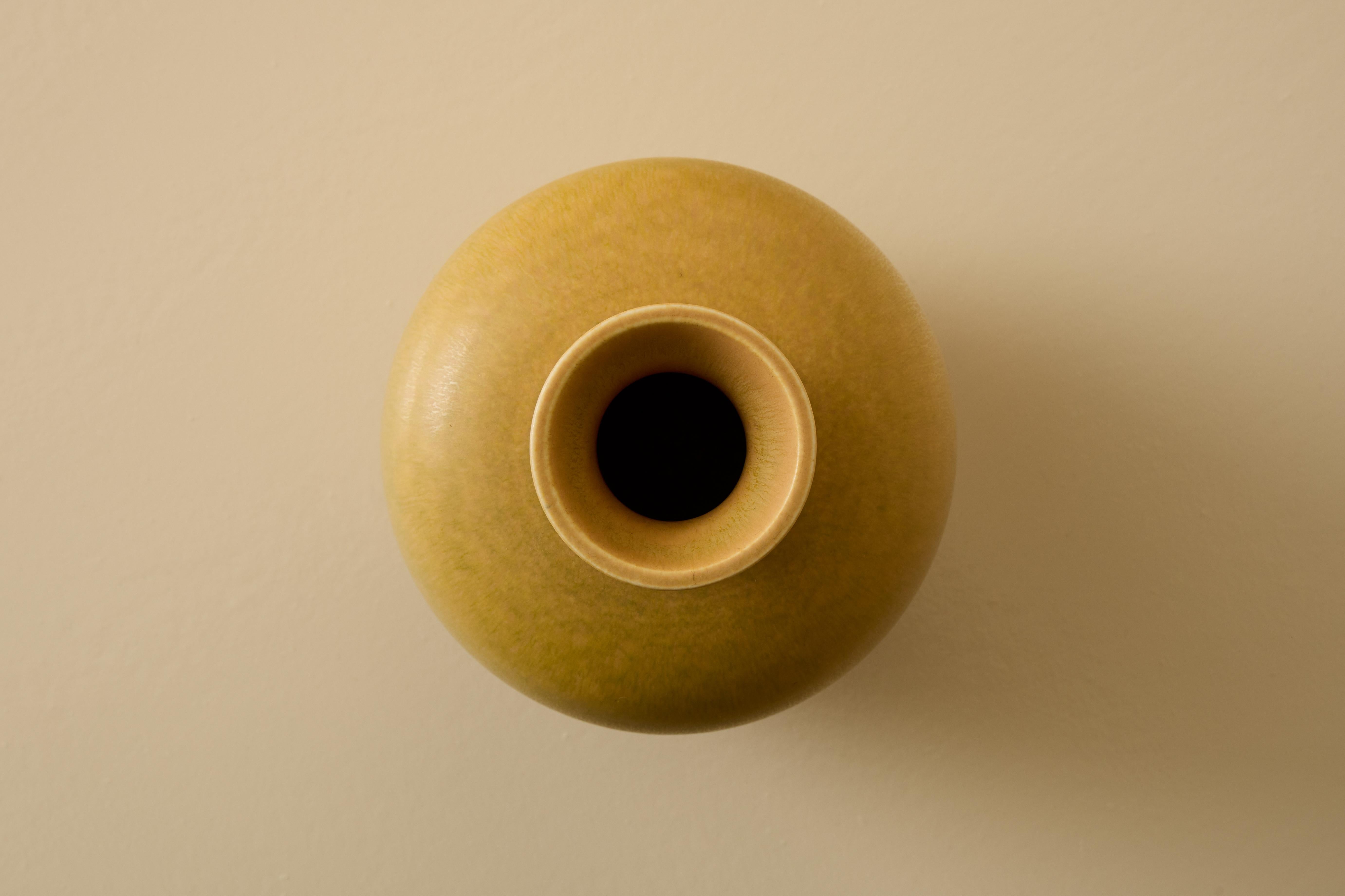 Berndt Friberg Studio-Keramikvase, Schweden, 1960er Jahre (Schwedisch) im Angebot