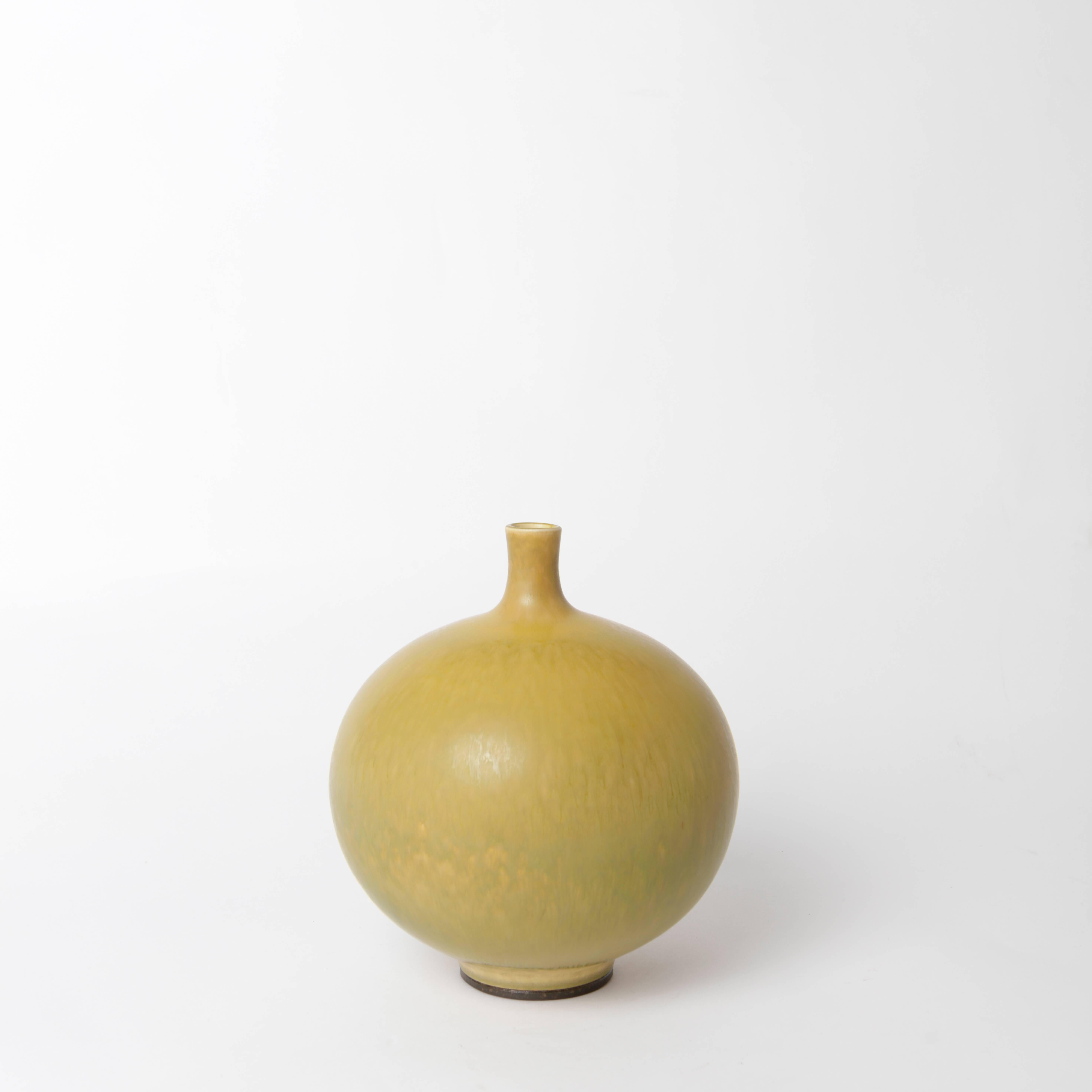 Unique stoneware vase by Berndt Friberg for Gustavsberg 1977 with harefur glaze.
Measure: Height 20 cm/7.9