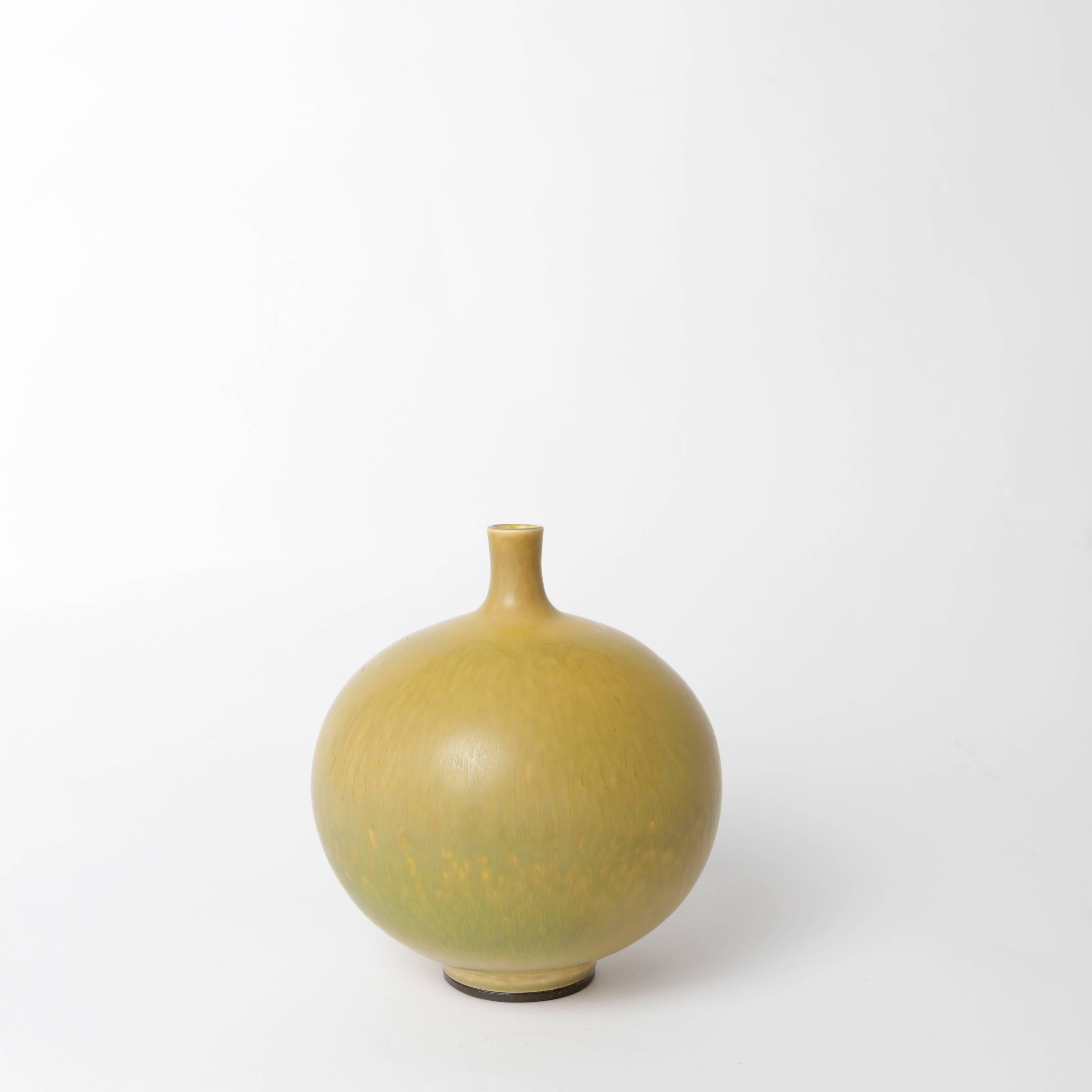 Scandinavian Modern Berndt Friberg Unique Stoneware Vase for Gustavsberg, 1977 For Sale