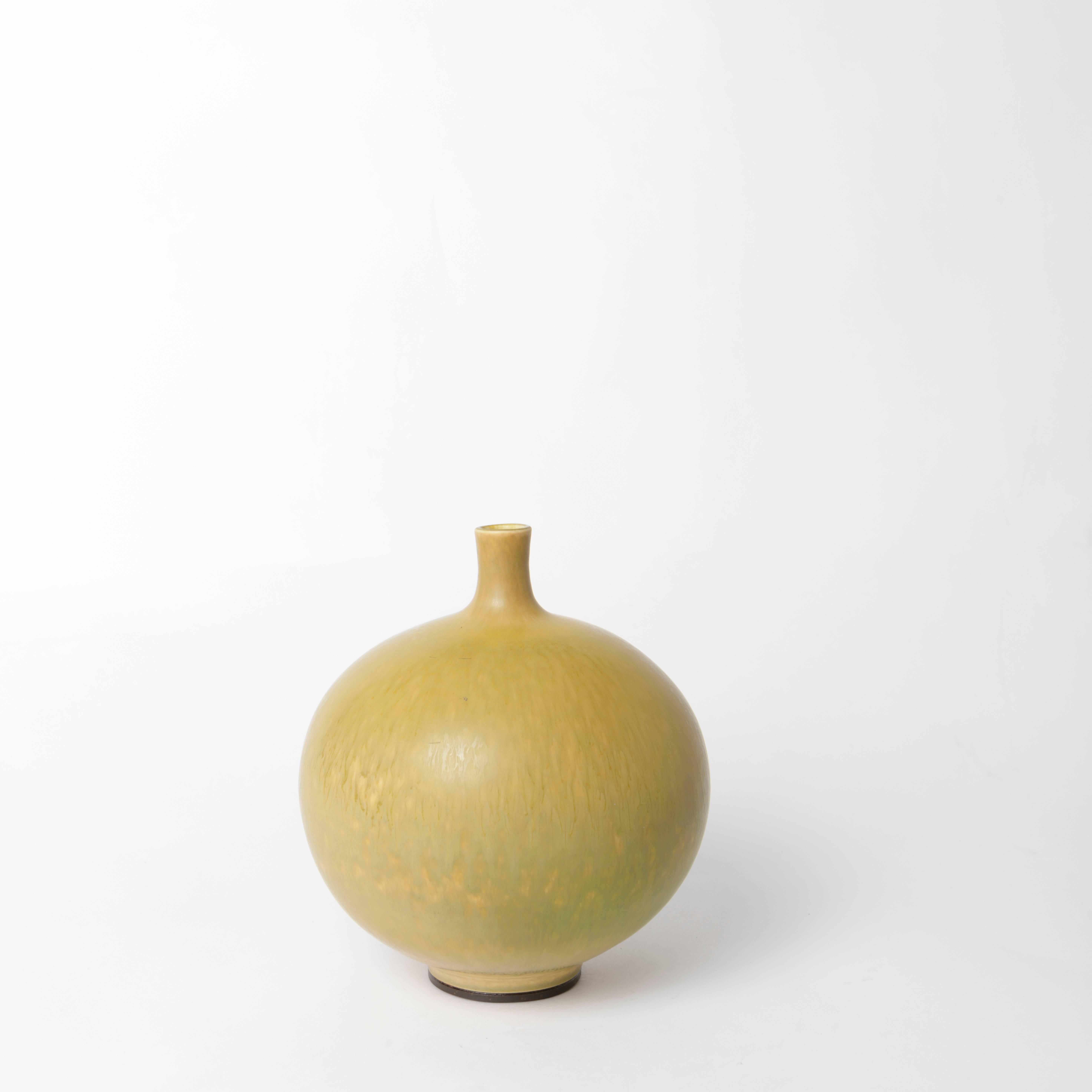 Swedish Berndt Friberg Unique Stoneware Vase for Gustavsberg, 1977 For Sale