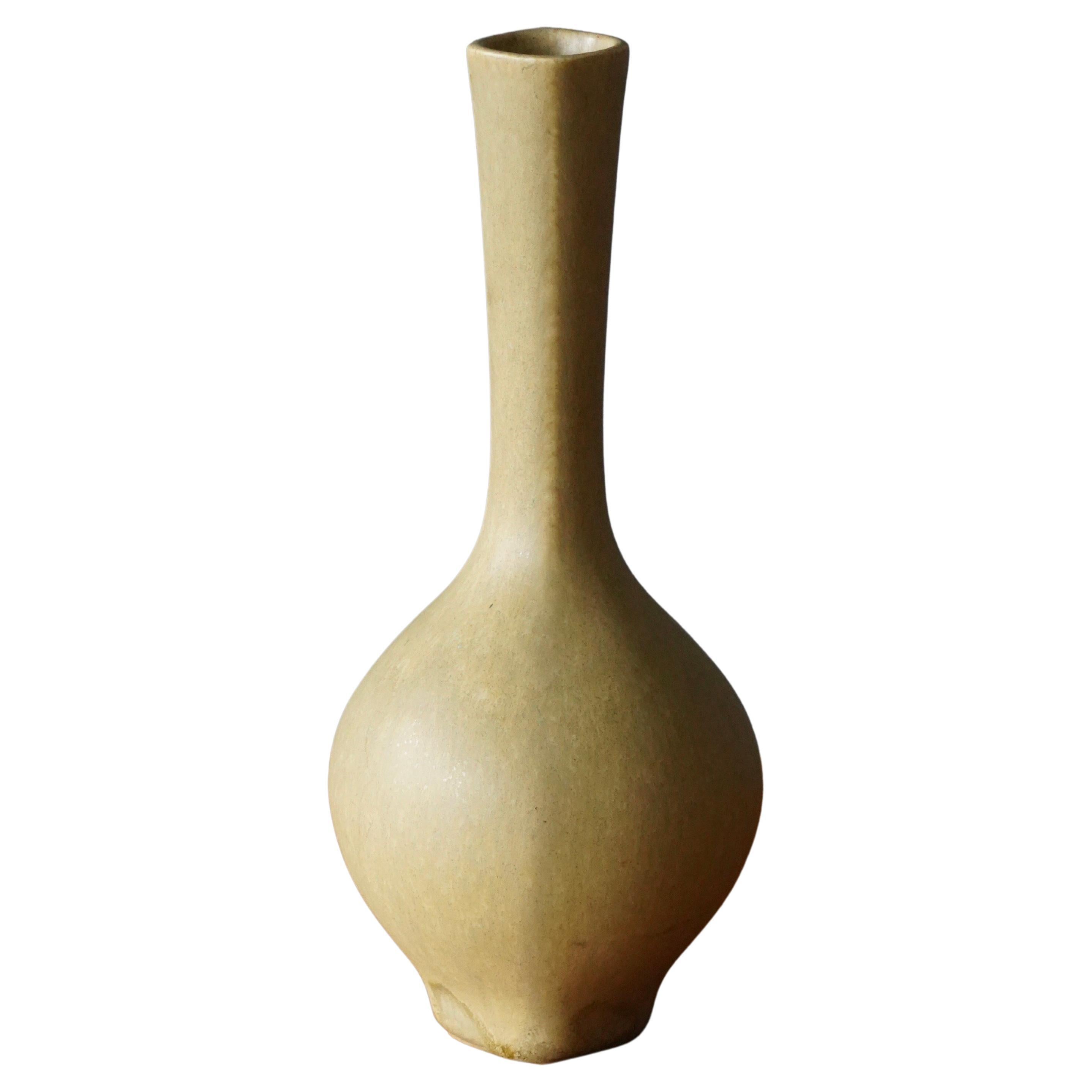 Berndt Friberg, Vase, Beige Glazed Stoneware, Gustavsberg, Sweden, 1960s