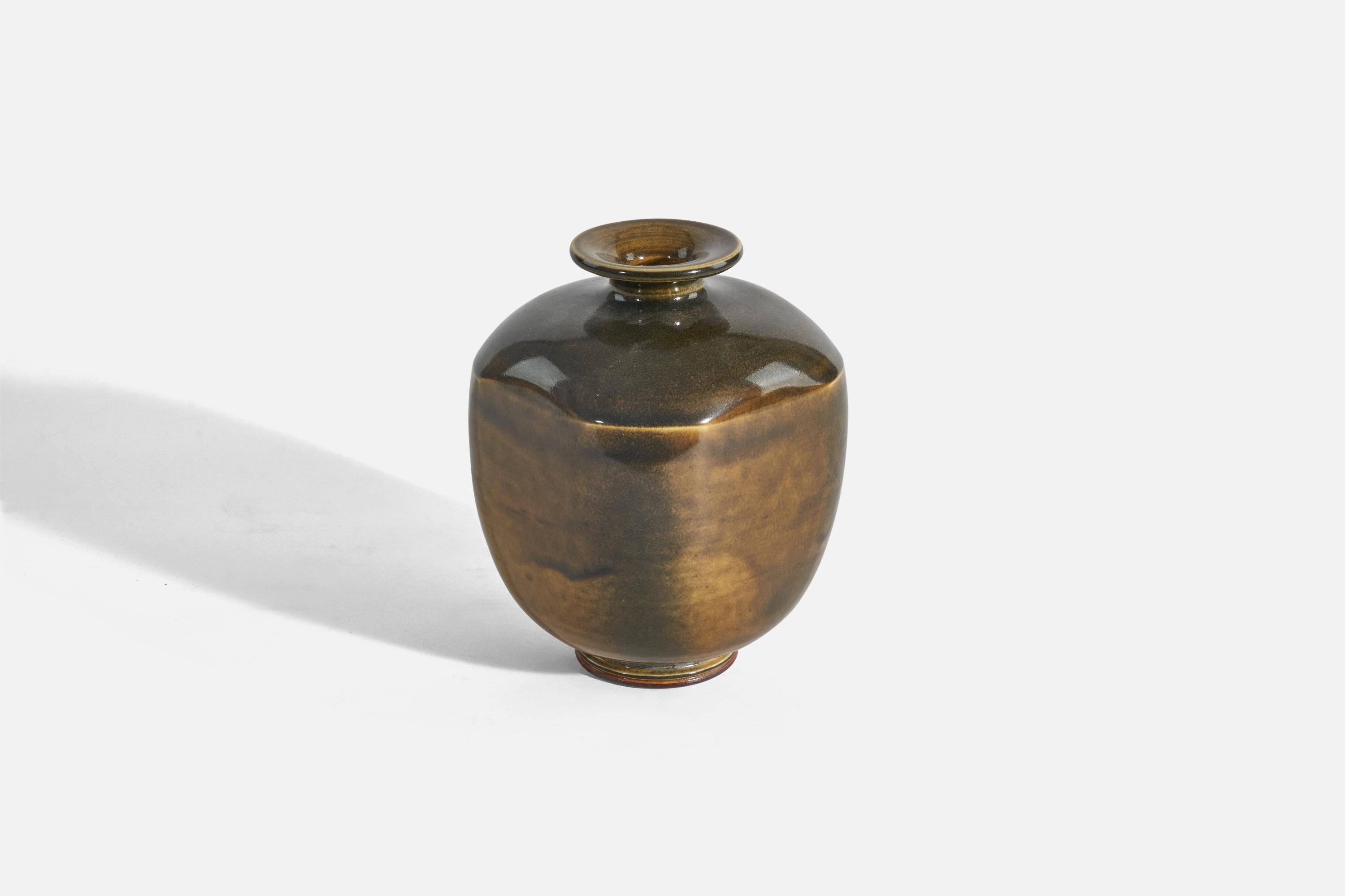 Swedish Berndt Friberg, Vase, Black / Brown-Glazed Stoneware, Gustavsberg, Sweden, 1976 For Sale