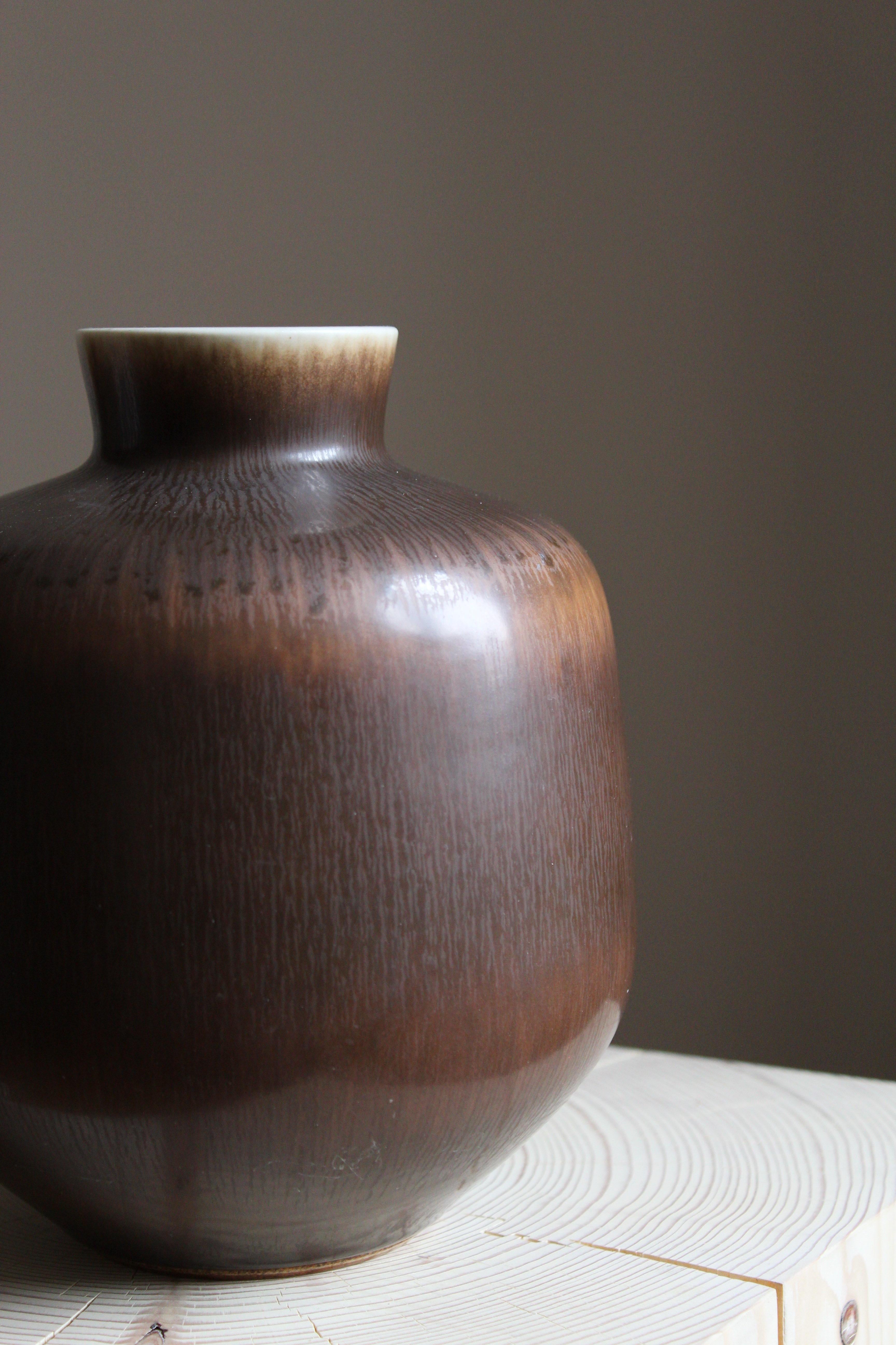 Swedish Berndt Friberg Vase, Brown Glazed Stoneware, Gustavsberg, 1960s For Sale
