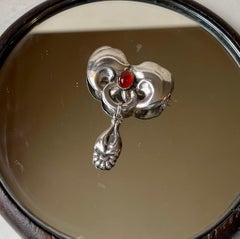 Bernhard Hertz Art Nouveau - Jugendstil Broche de plata y granate