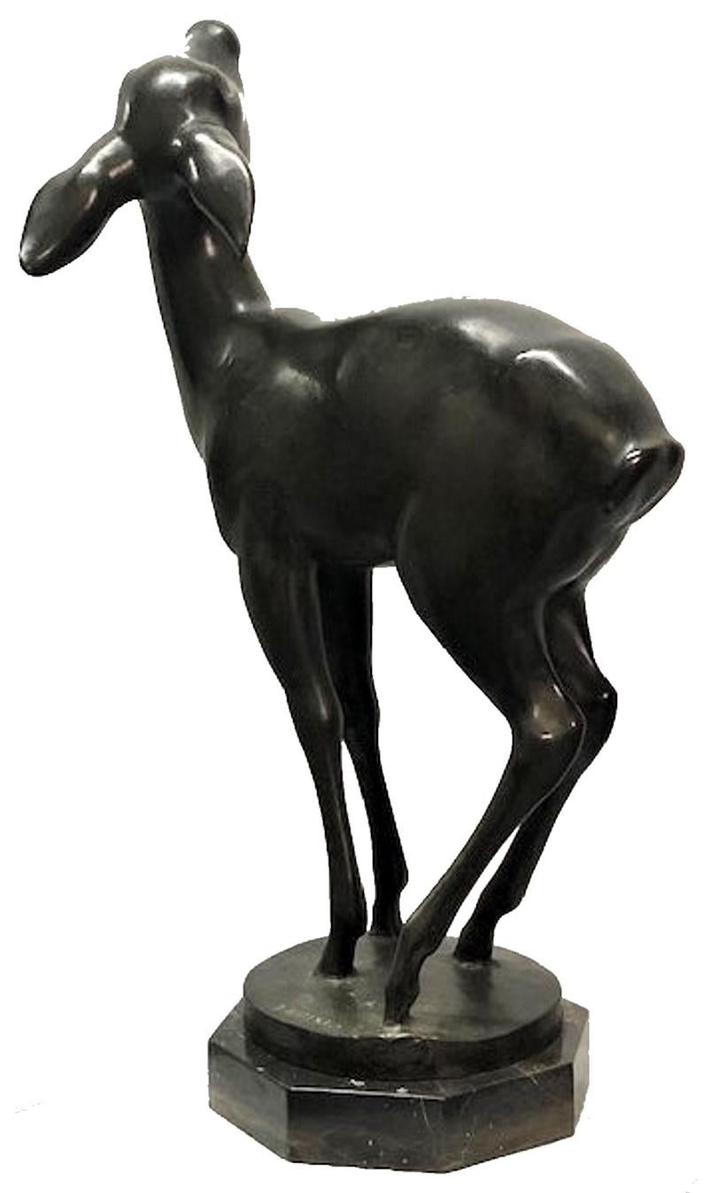 Sculpture en bronze de Bernhard Johannes Karl Butzke représentant un faon, Jugenstil, vers 1930 Bon état - En vente à New York, NY