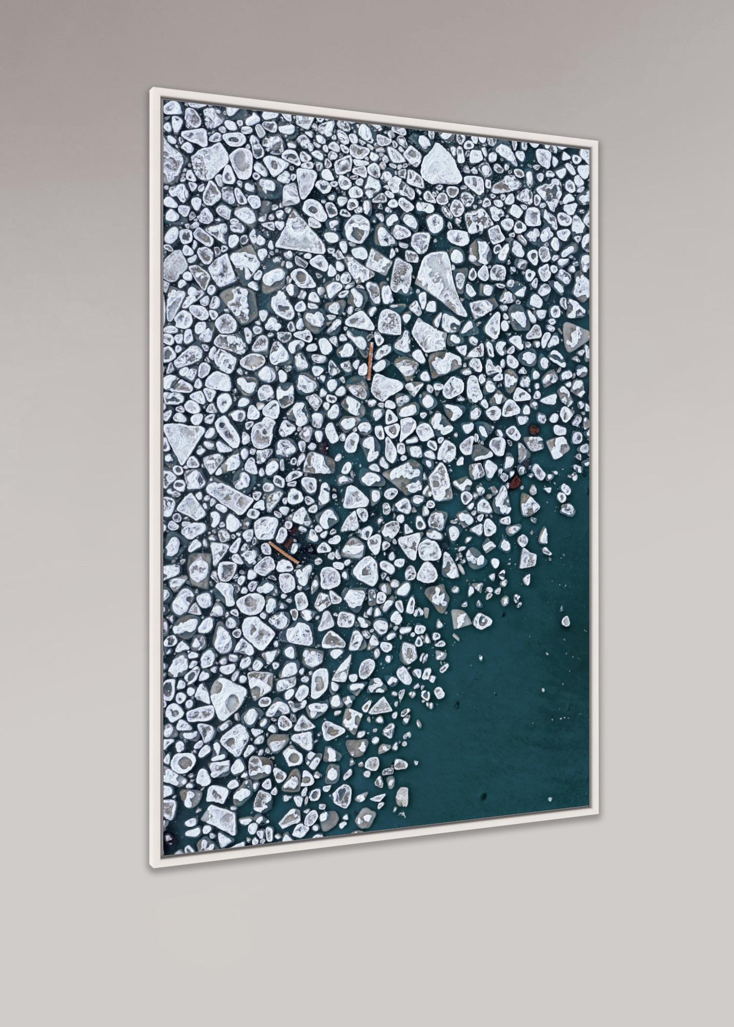 Hielo Báltico, Kakumaee 004 de Bernhard Lang - Fotografía aérea, enmarcada, invierno en venta 3