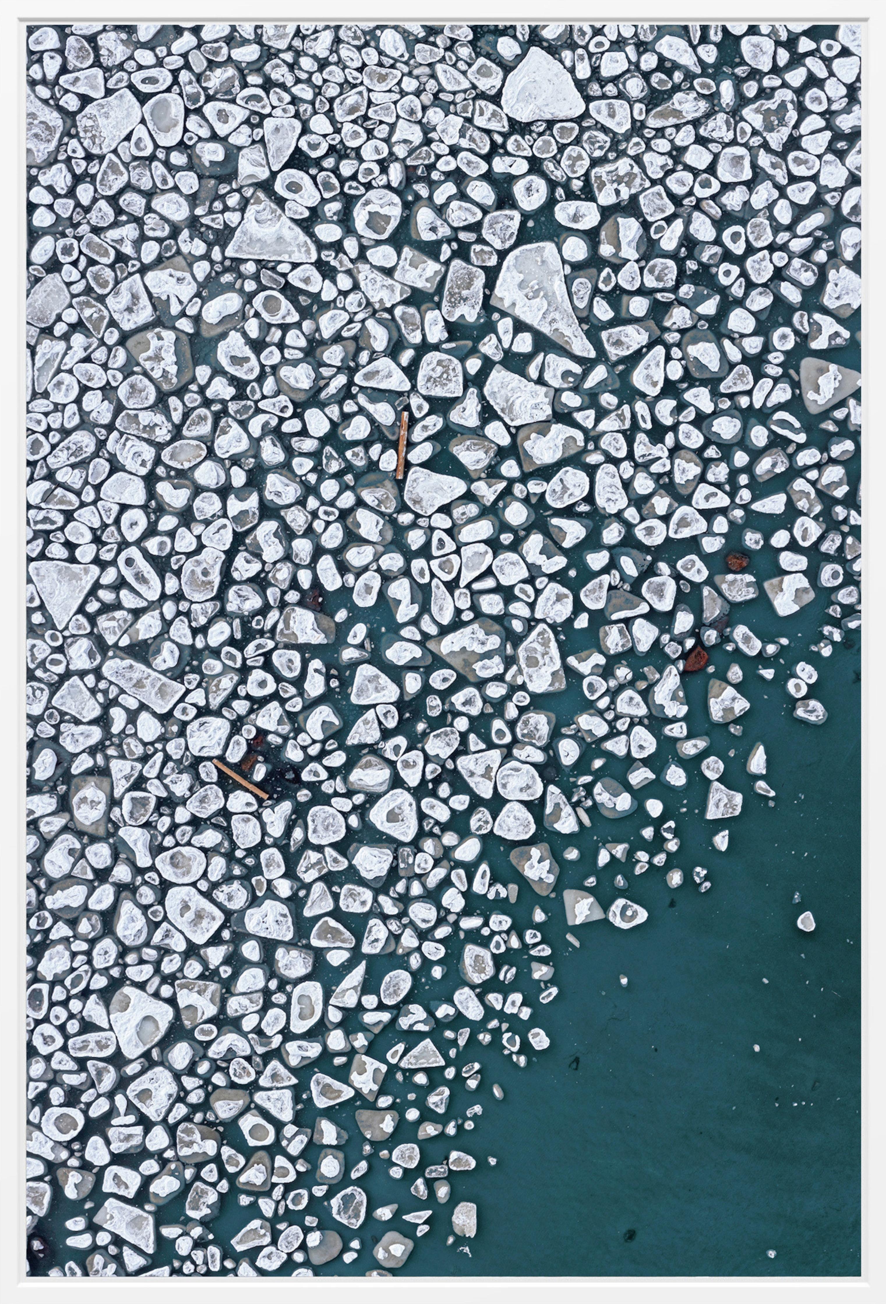 Hielo Báltico, Kakumaee 004 es una fotografía en edición limitada del artista contemporáneo alemán Bernhard Lang. 

Esta fotografía es una edición limitada de 8 ejemplares, se vende enmarcada. Las dimensiones de la imagen son 90 × 60 cm. Todas las