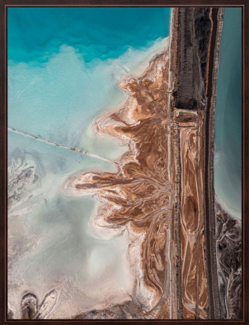 Baltic Lagoons 002 ist eine limitierte Auflage der Fotografie des zeitgenössischen Künstlers Bernhard Lang. 

Dieses Foto wird nur als ungerahmter Abzug verkauft. Sie ist in 3 Dimensionen erhältlich:
*90 cm × 68 cm (35,4" × 26,8"), Auflage: 8