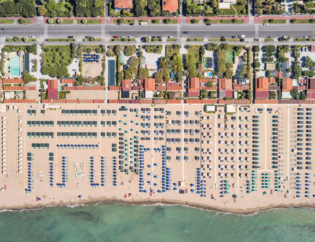 Versilia 03 (Tuscany, Italy) by Bernhard Lang - Aerial beach photography, sea