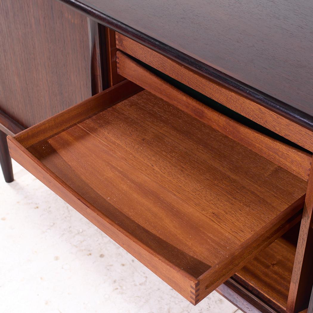 Bernhard Pedersen Credenza e credenza con ante a tamburo in palissandro danese della metà del secolo scorso in vendita 5