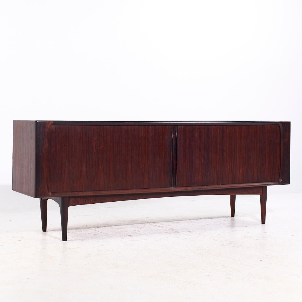 Bernhard Pedersen Credenza e credenza con ante a tamburo in palissandro danese della metà del secolo scorso In condizioni buone in vendita a Countryside, IL