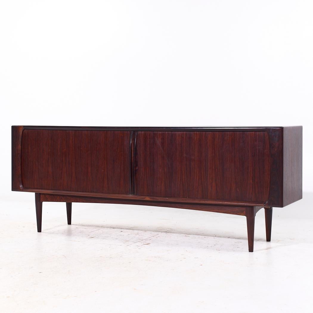 Vetro Bernhard Pedersen Credenza e credenza con ante a tamburo in palissandro danese della metà del secolo scorso in vendita