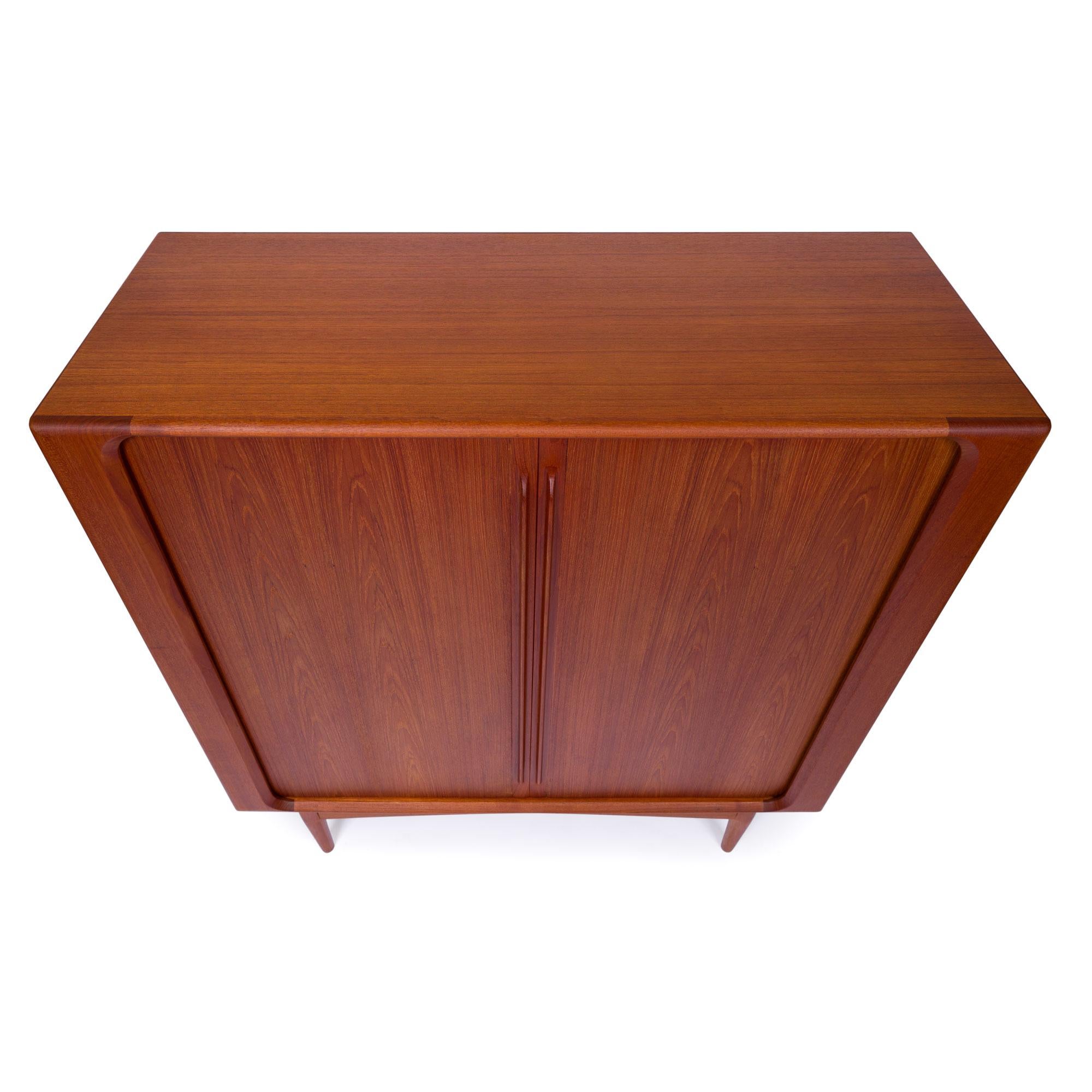 Credenza alta danese di metà secolo in teak di Bernhard Pedersen & Søn 1960 in vendita 7