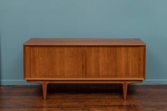 Credenza in teak con anta a tamburo di Bernhard Pedersen