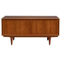 Credenza in teak con anta a tamburo di Bernhard Pedersen