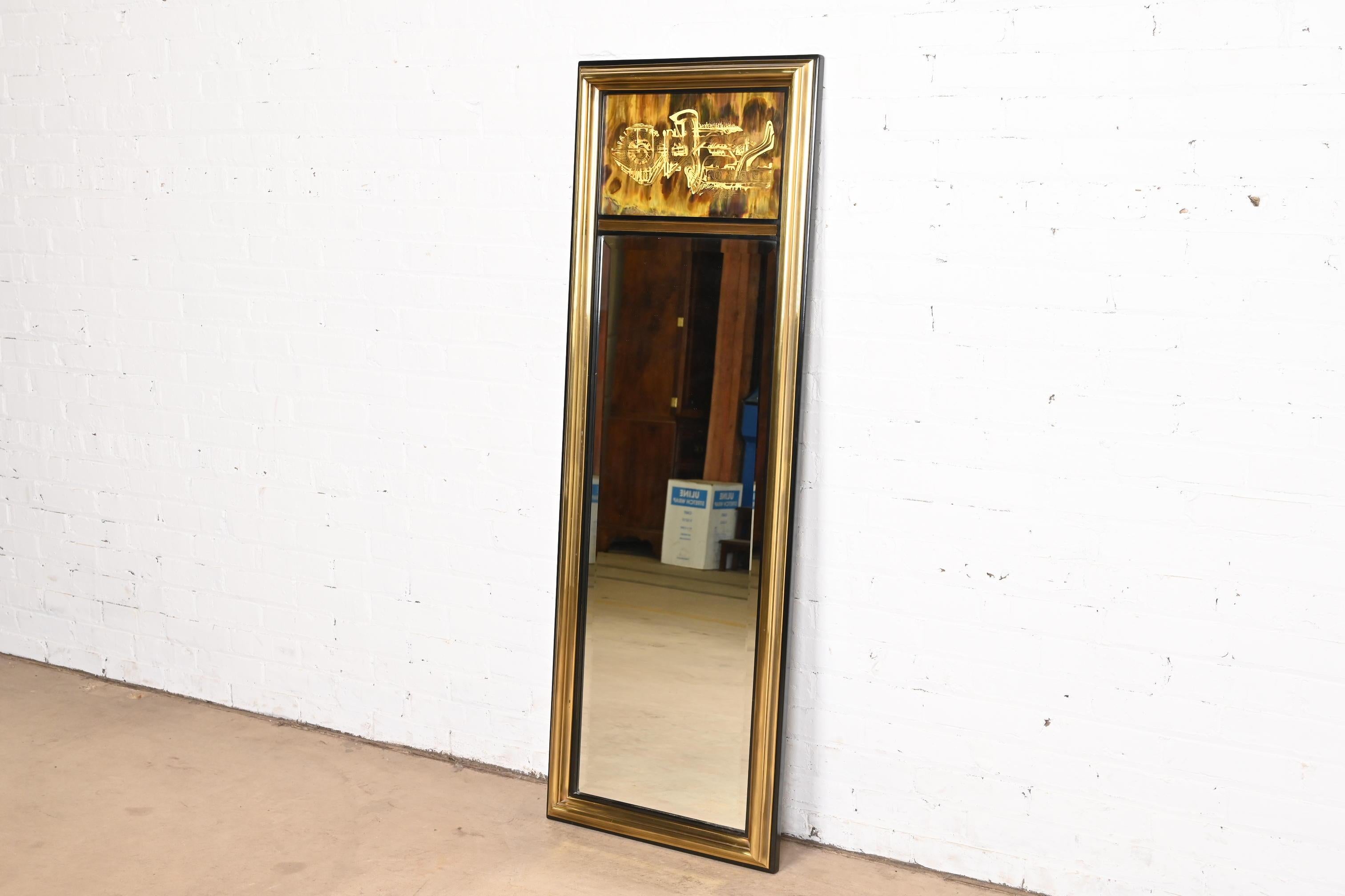 Bernhard Rohne für Mastercraft, hoher Wandspiegel aus säuregeätztem Messing, 1970er-Jahre (Moderne der Mitte des Jahrhunderts) im Angebot