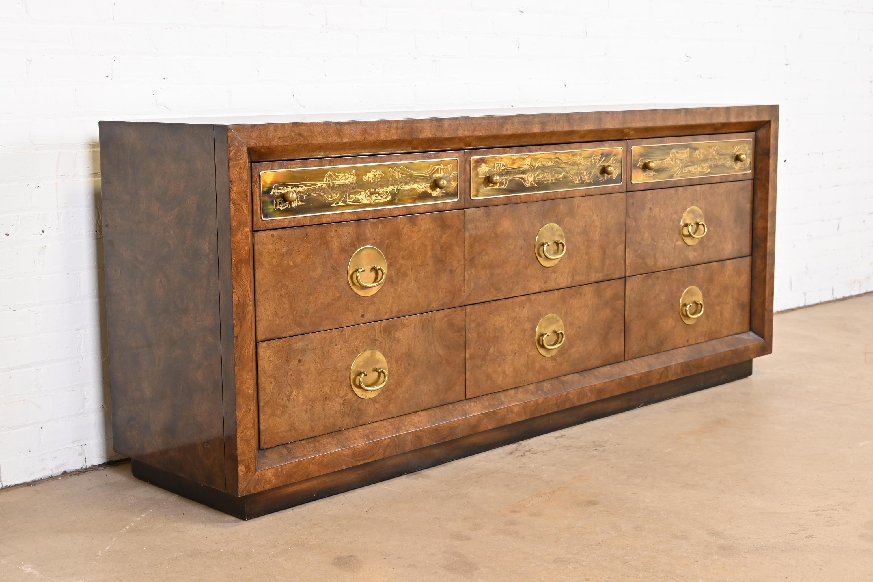 Bernhard Rohne for Mastercraft Burl Wood and Acid Etched Brass Dresser, 1970s In Good Condition For Sale In South Bend, IN