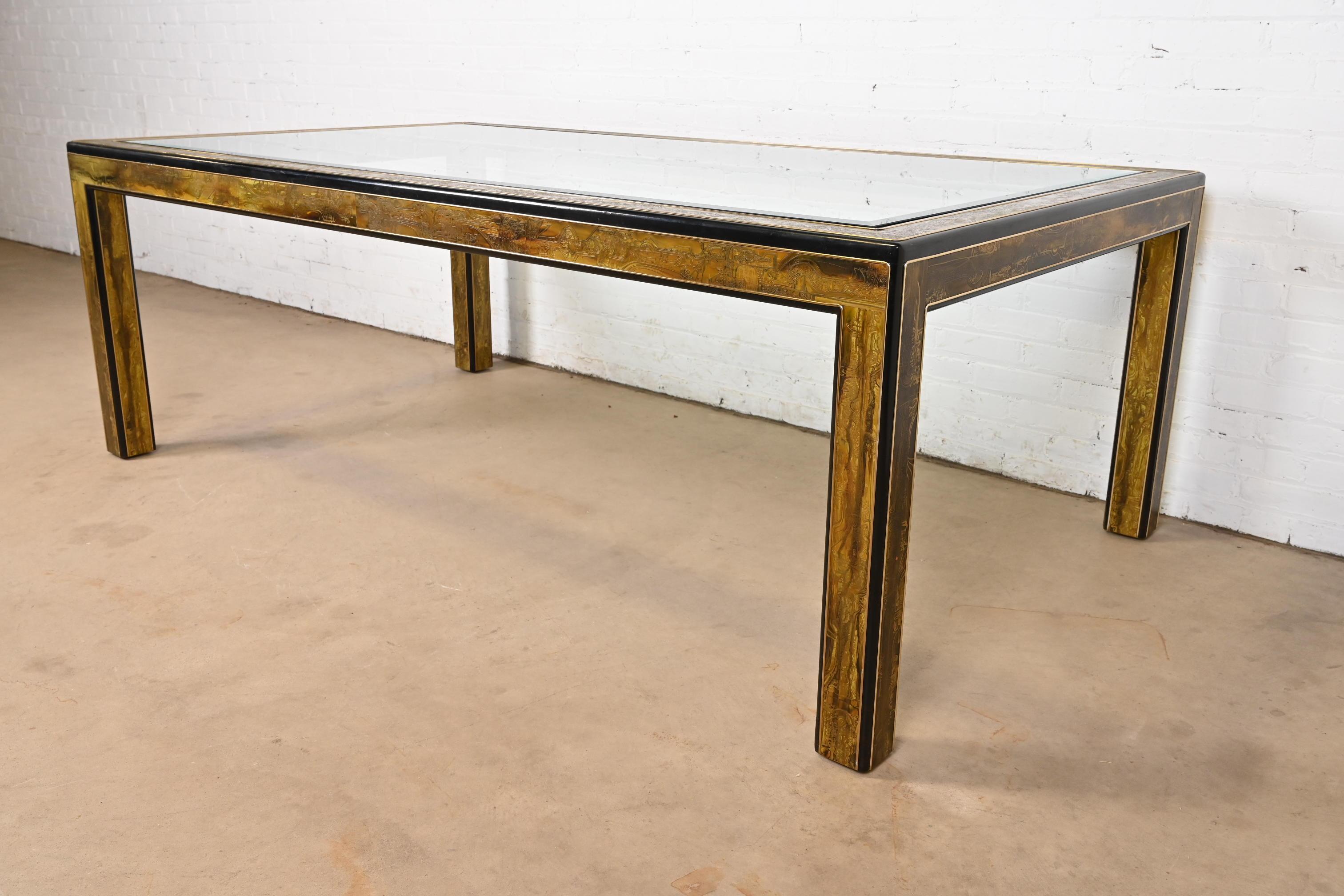 Mid-Century Modern Table de salle à manger Hollywood Regency en laiton gravé à l'acide Bernhard Rohne pour Mastercraft en vente