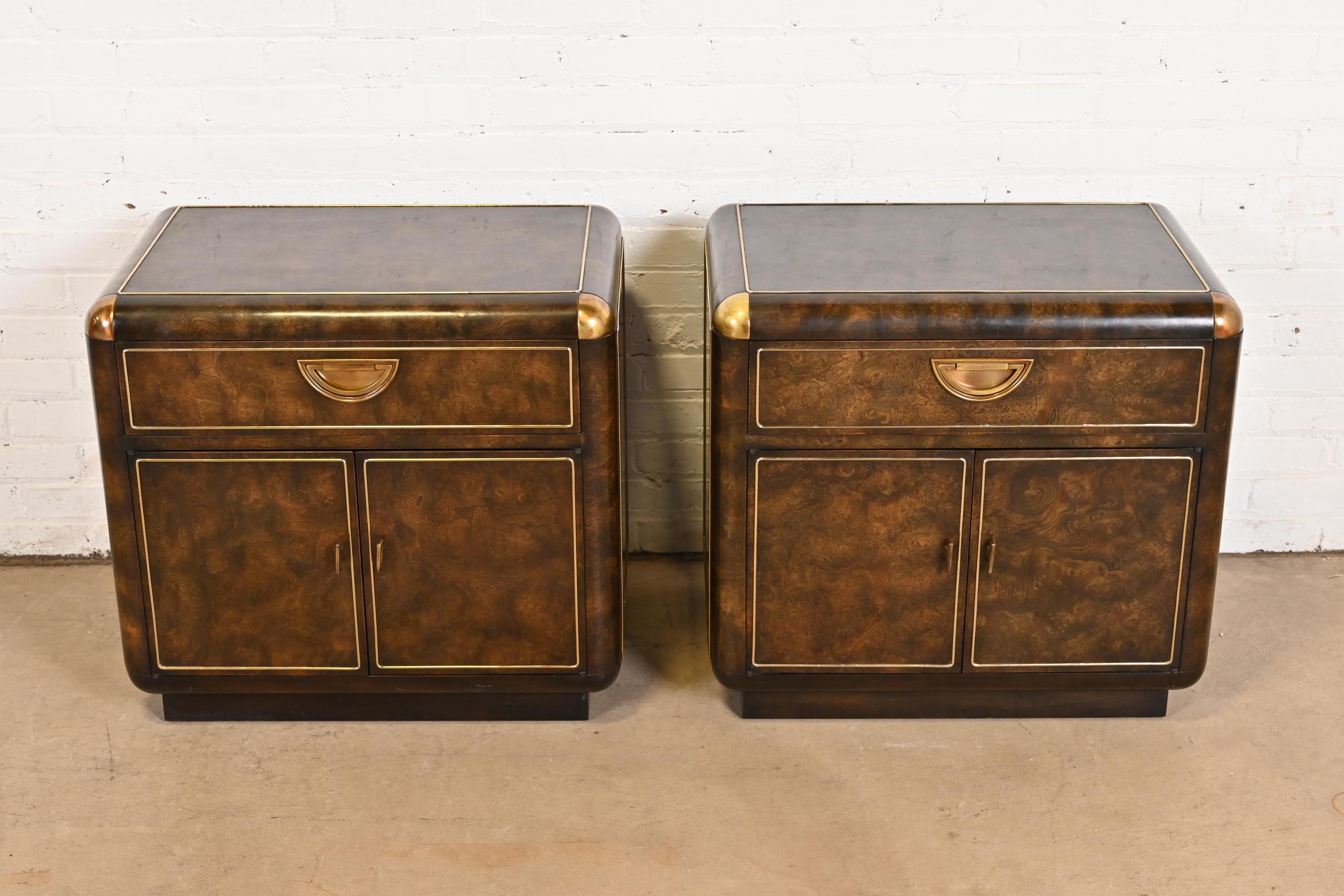 Bernhard Rohne for Mastercraft Hollywood Regency Burl Wood and Brass Nightstands In Good Condition In South Bend, IN