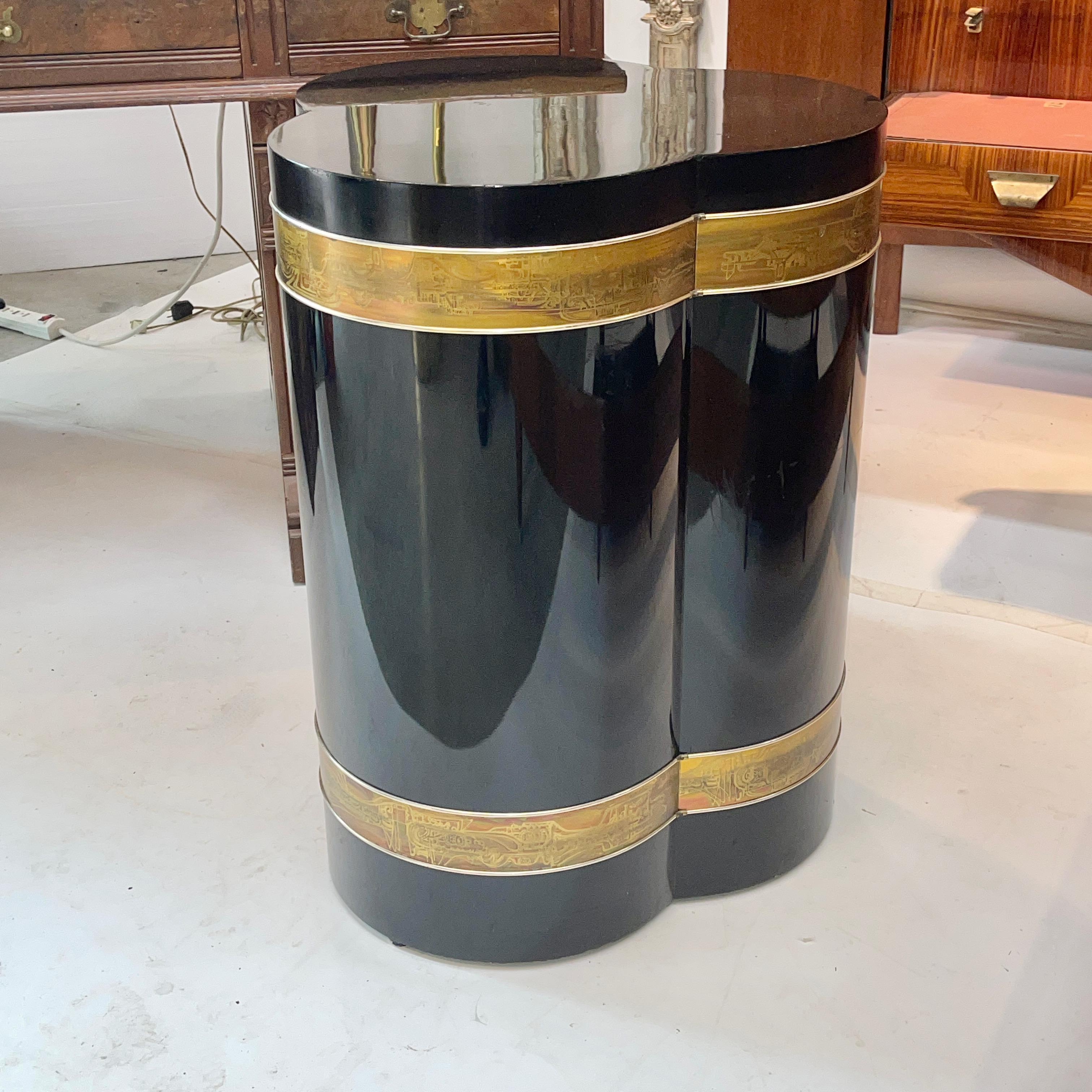 American Bernhard Rohne for Mastercraft Trefoil Pedestal Table