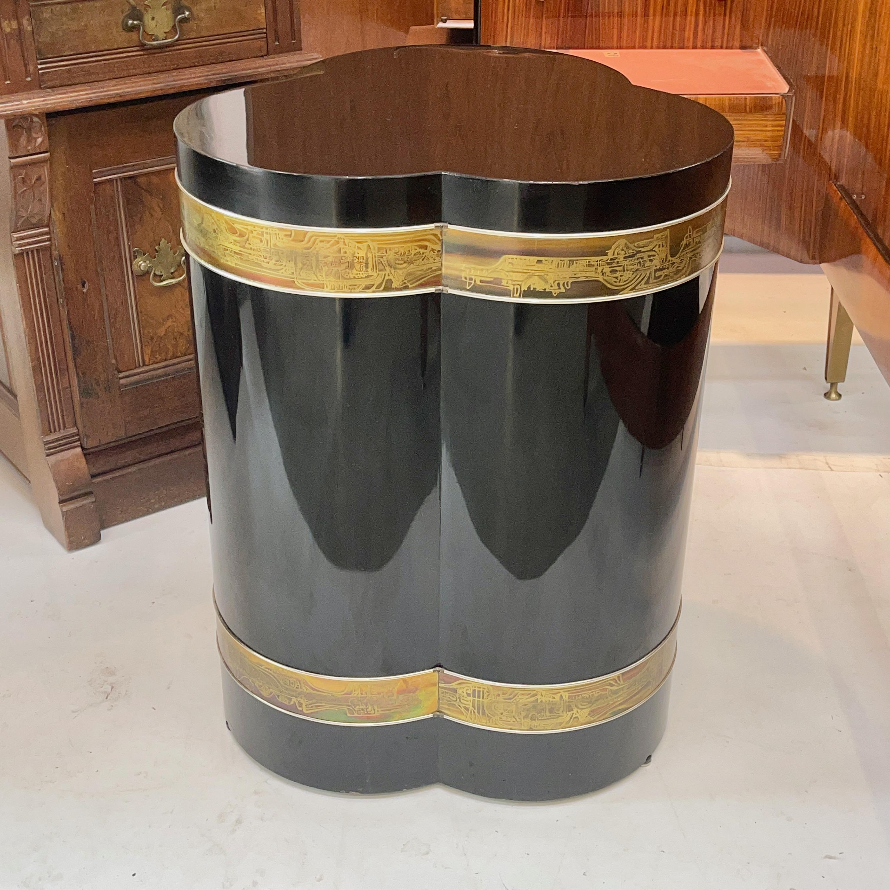 Late 20th Century Bernhard Rohne for Mastercraft Trefoil Pedestal Table