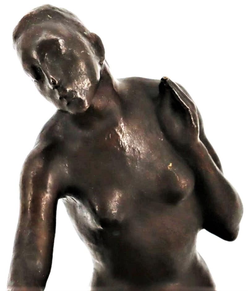 Art déco Bernhard Sopher, Nu assis, Sculpture en bronze patiné Art Déco, vers 1930   en vente