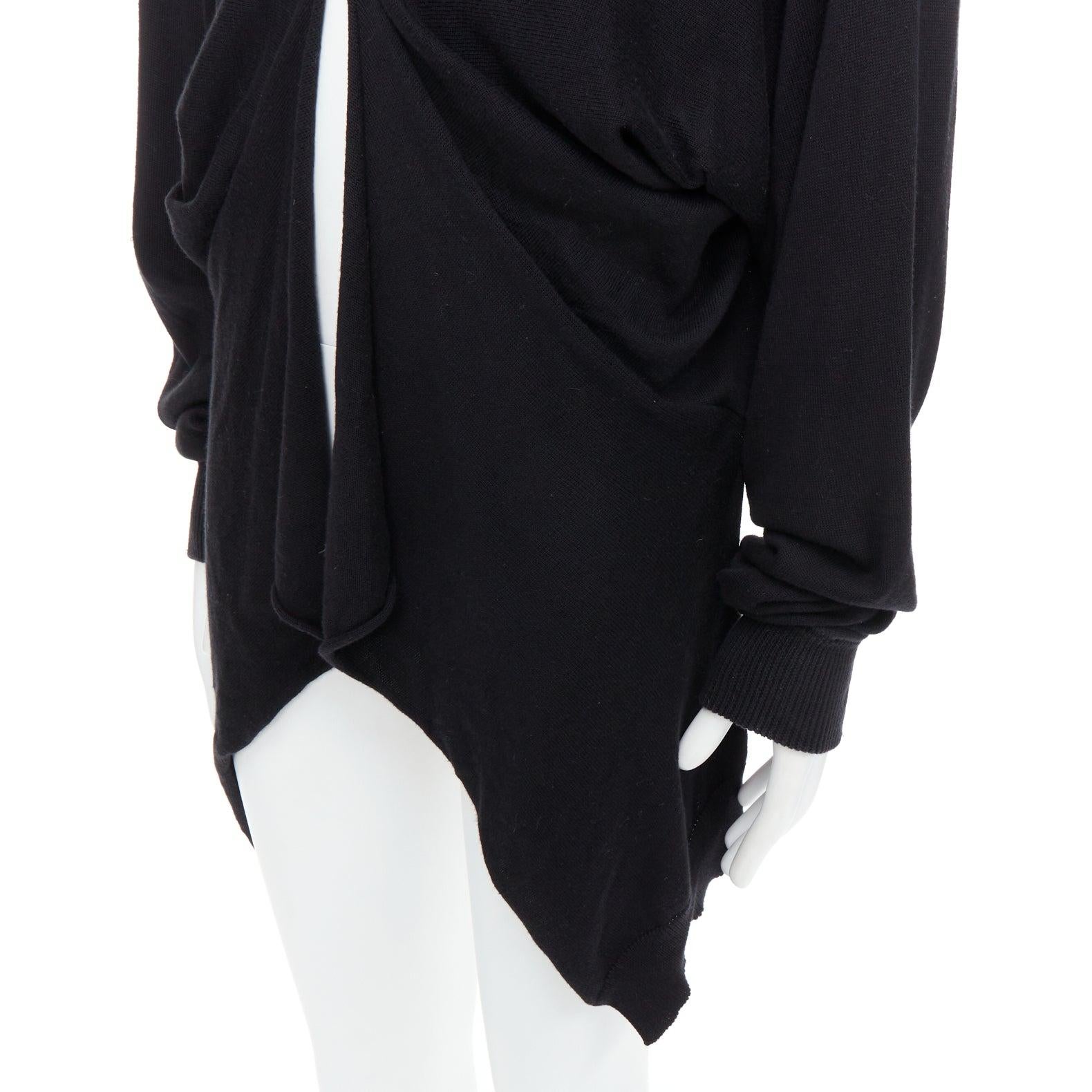 BERNHARD WILLHELM black cotton blend draped hi low cardigan M
Reference: PRWU/A00141
Brand: Bernhard Willhelm
Material: Cotton, Blend
Color: Black
Pattern: Solid
Closure: Hook & Eye
Extra Details: Hi low hem.
Made in: Japan

CONDITION:
Condition: