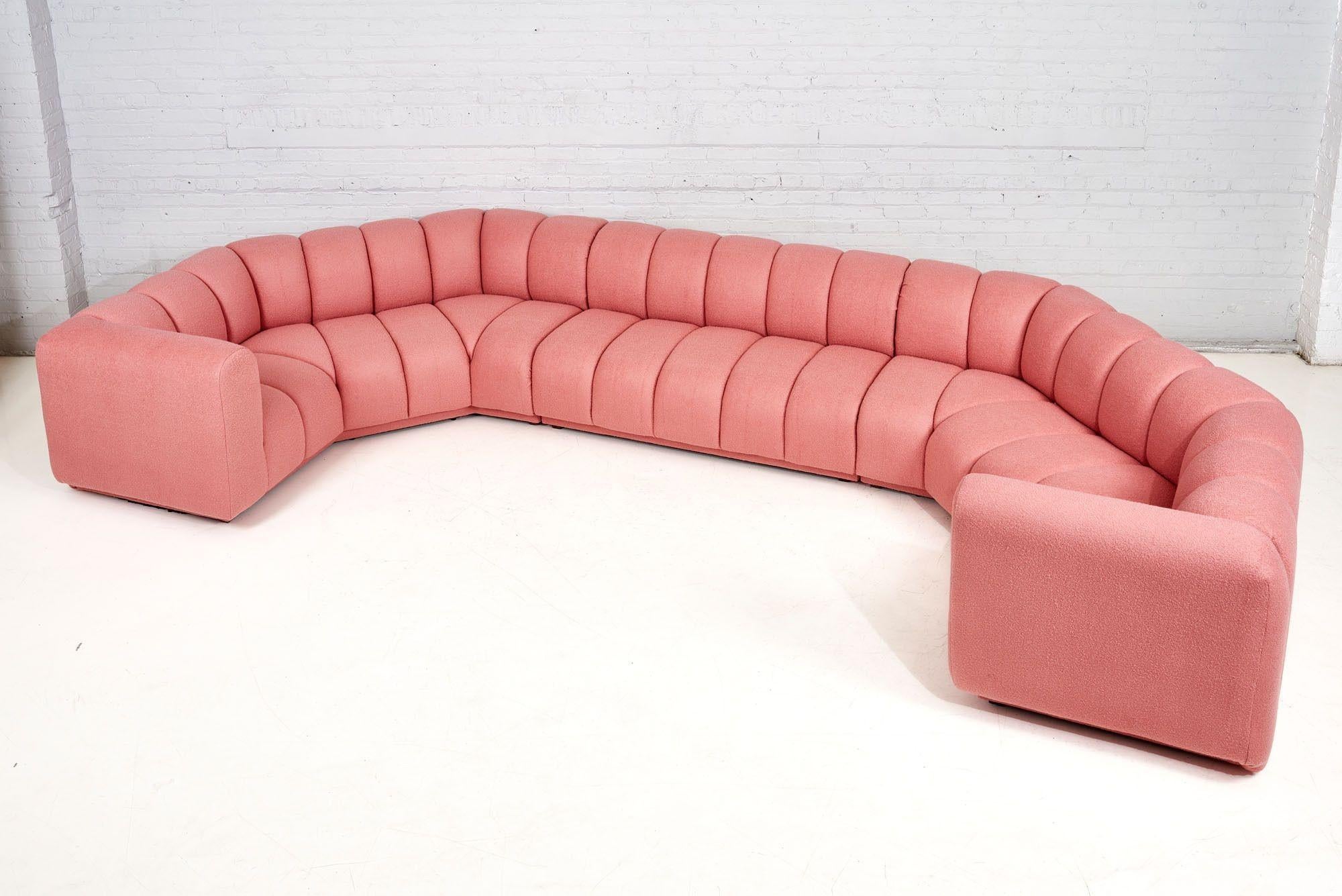 Bernhardt 3 Piece Sectional Channel Tufted Pink Bouclé, 1970 (amerikanisch) im Angebot