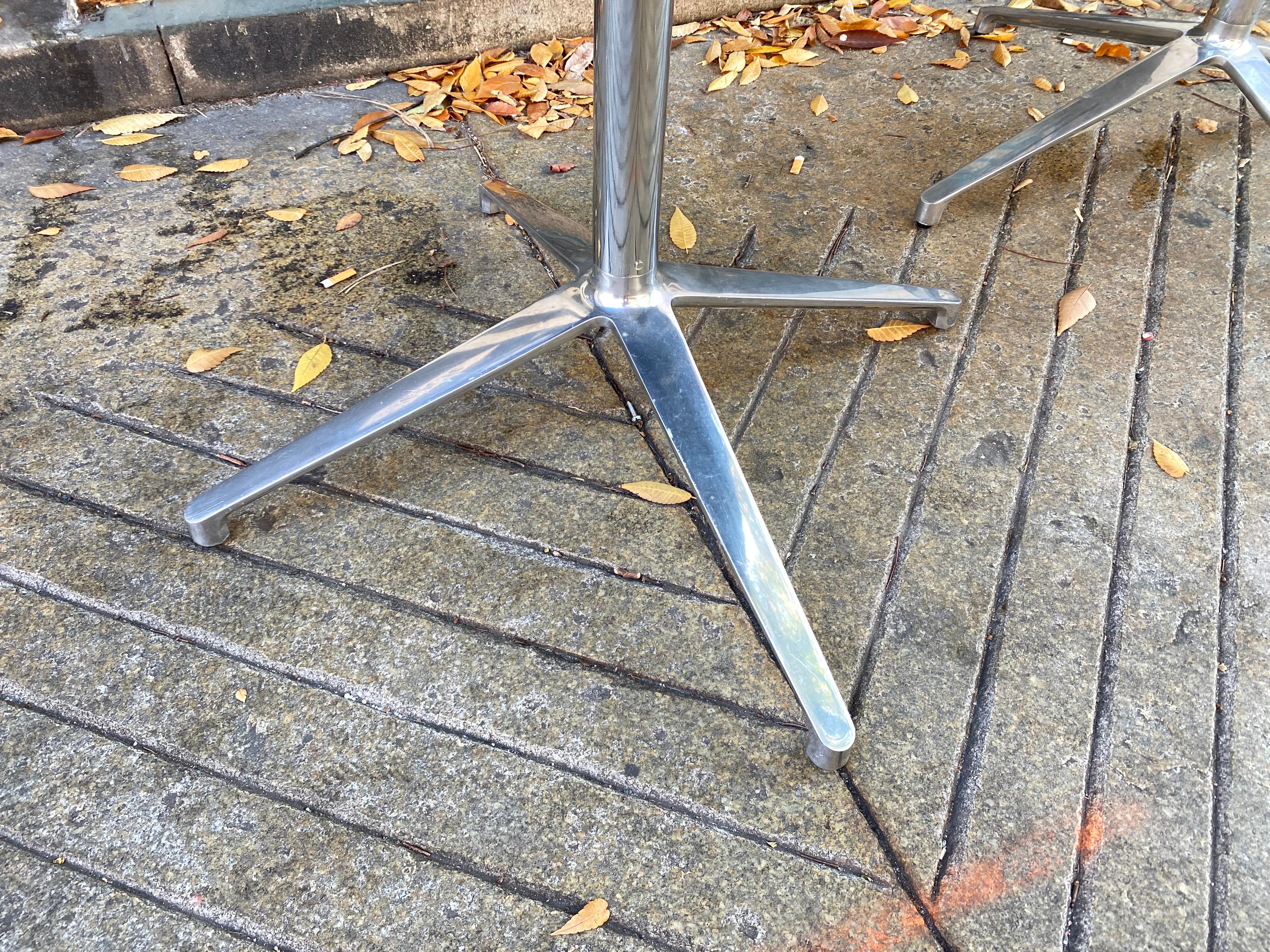 American Bernhardt 30” Round Table