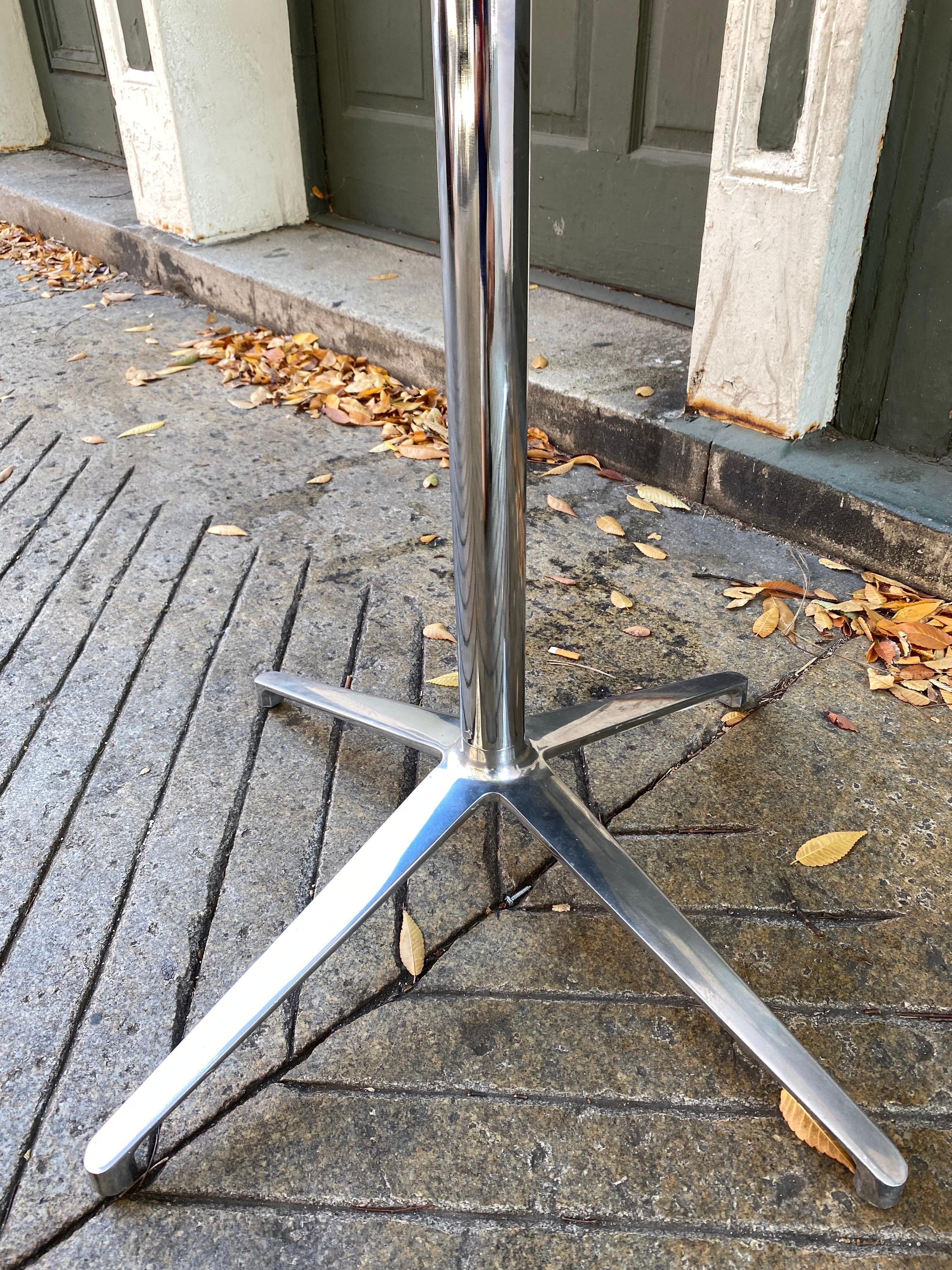 Bernhardt 30” Round Table 1